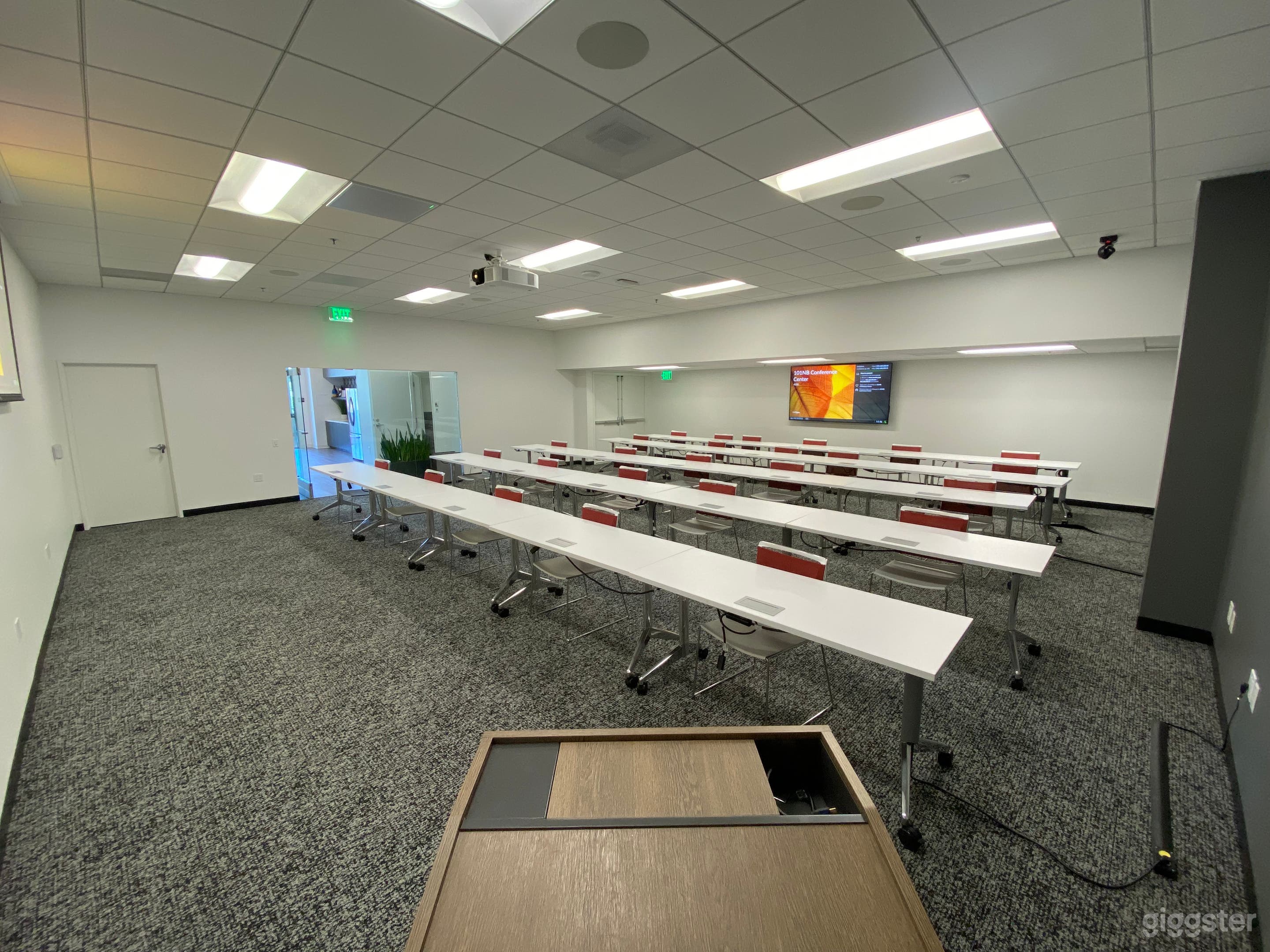 Conference Room in Glendale Photo 4