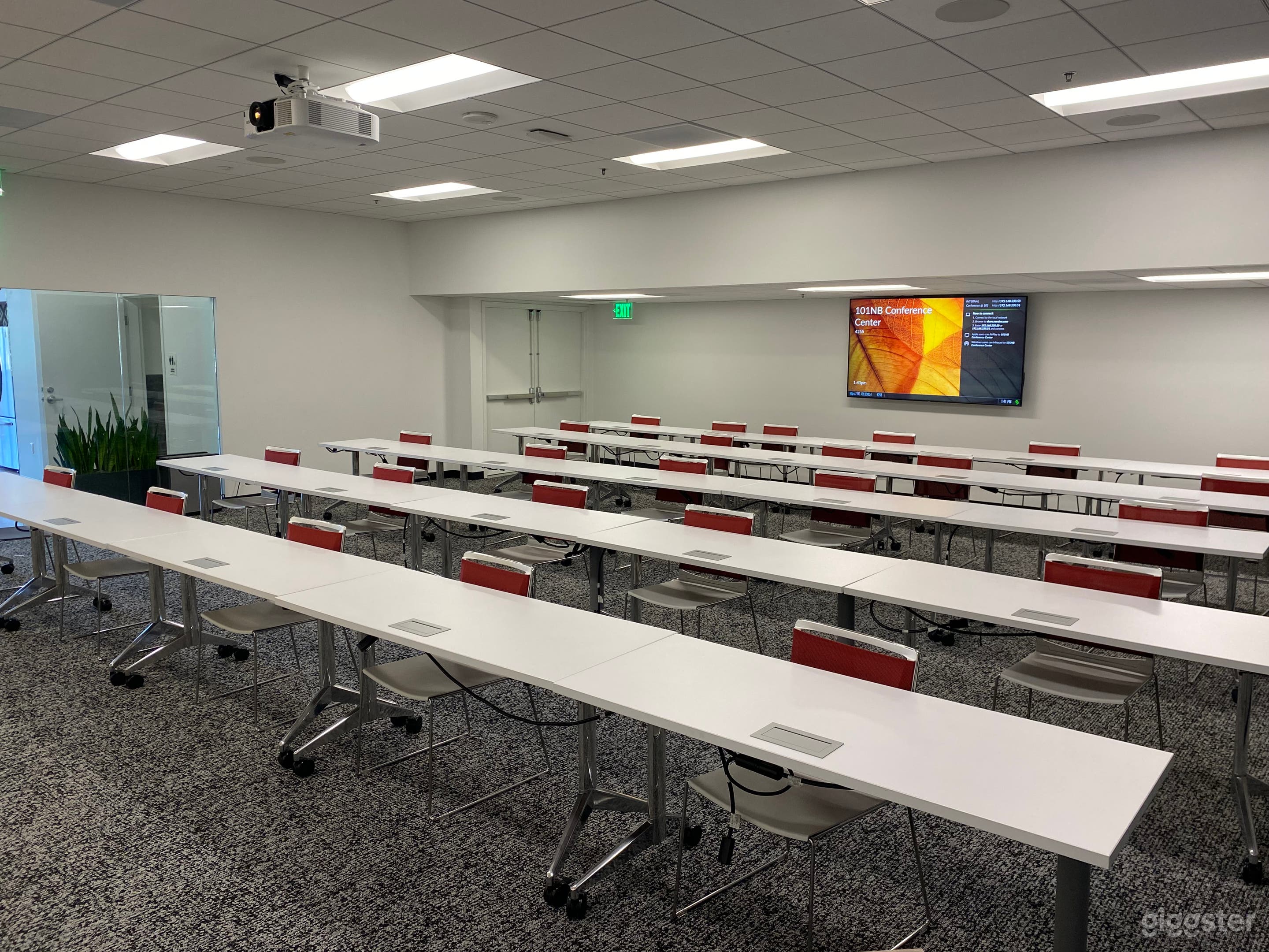 Conference Room in Glendale Photo 3