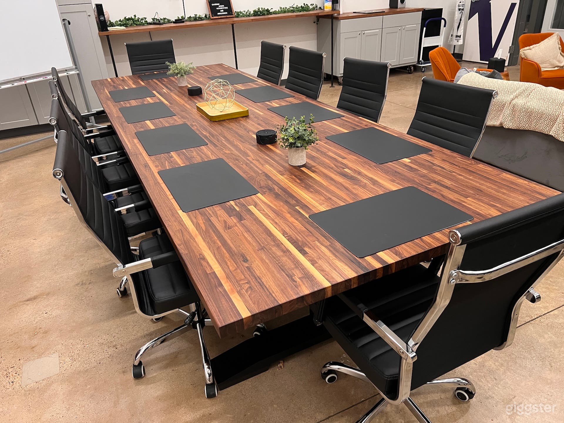 Oak Haven Conference Room at Dwell Coworking West Gate Photo 1