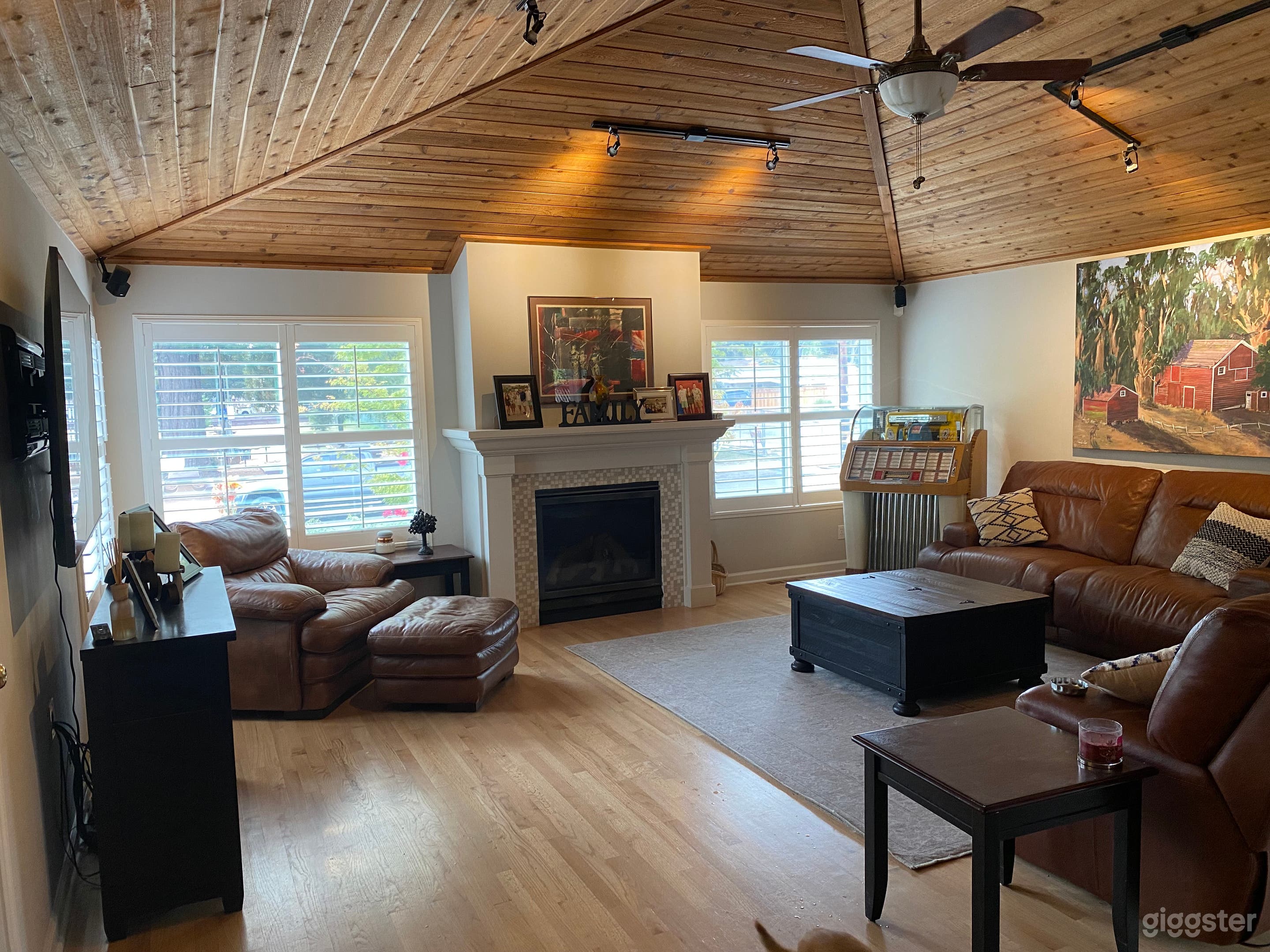 Living Room Vaulted Cedar Ceiling