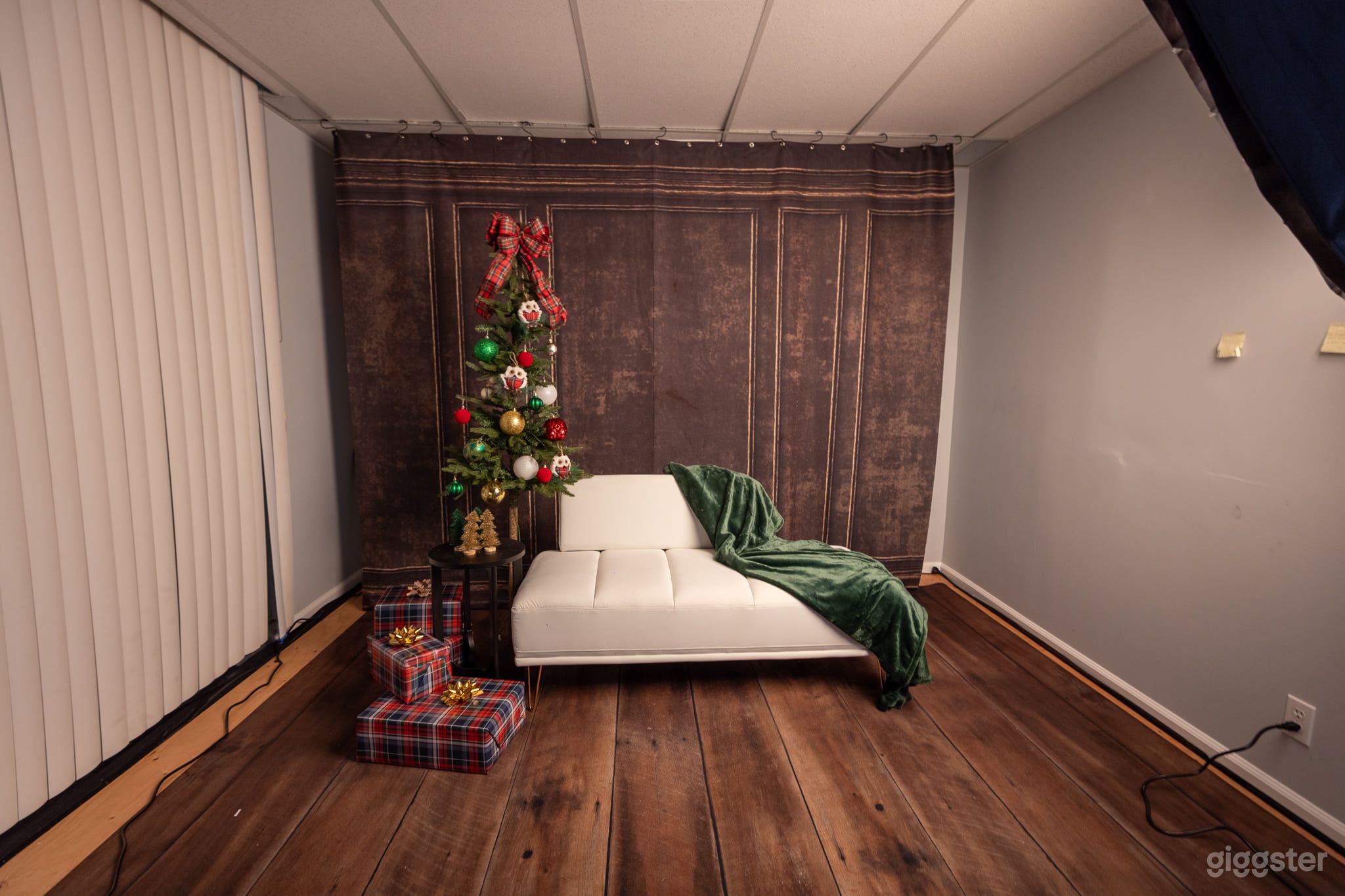 Canoga Park Photography Studio Photo 3