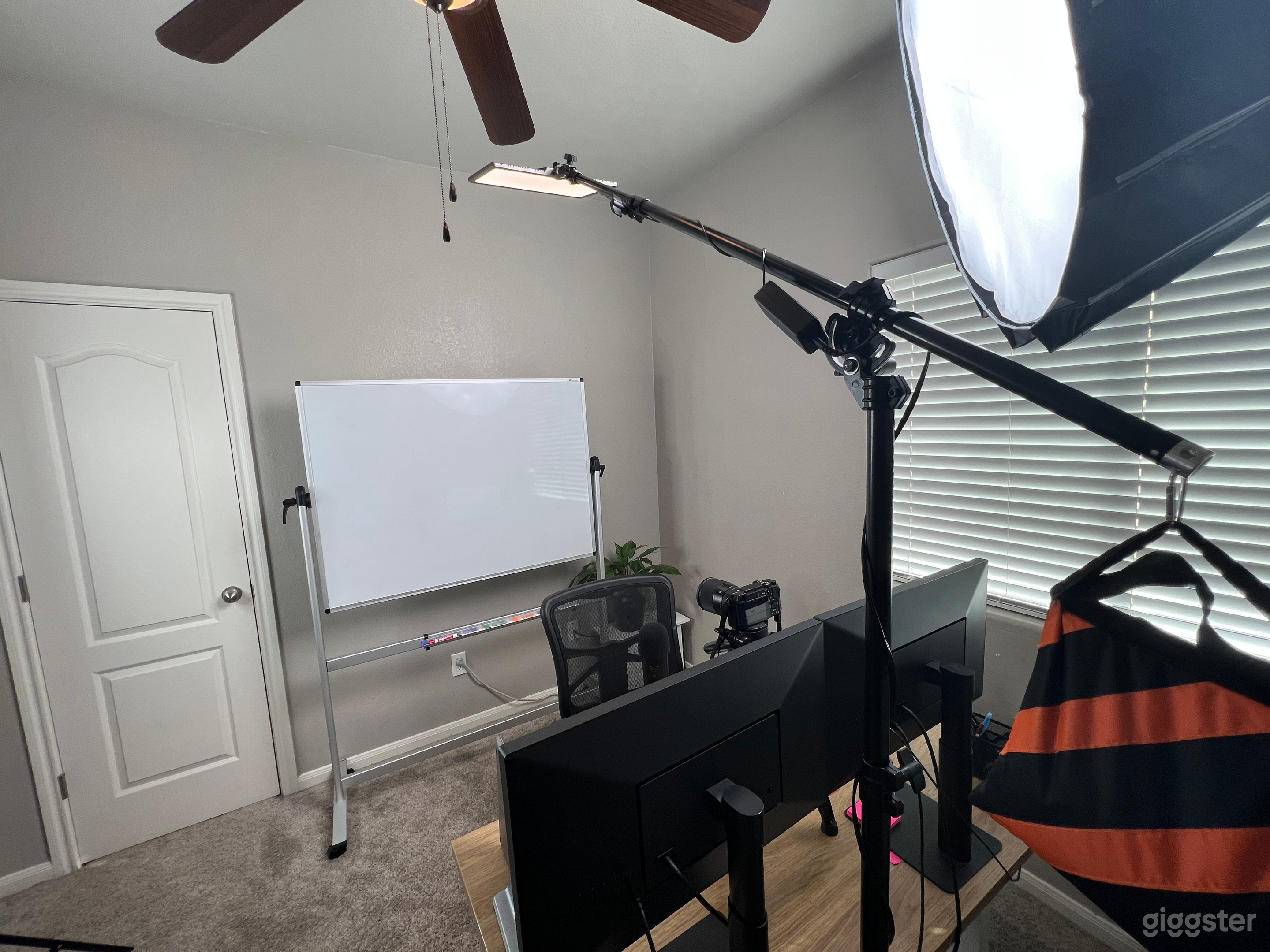 Video Recording Studio (Camera+ Lights Included!) Photo 3