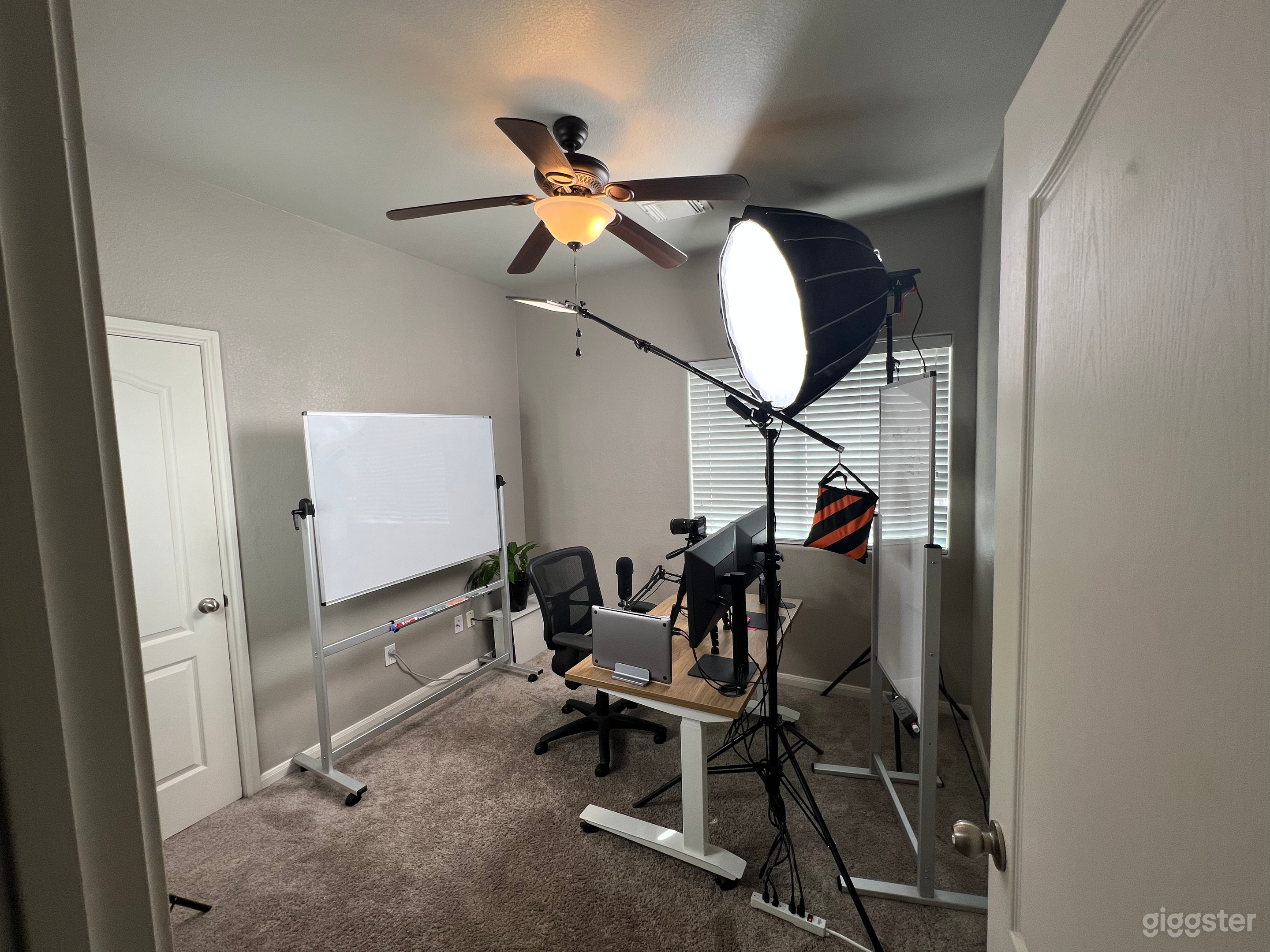 Video Recording Studio (Camera+ Lights Included!) Photo 1