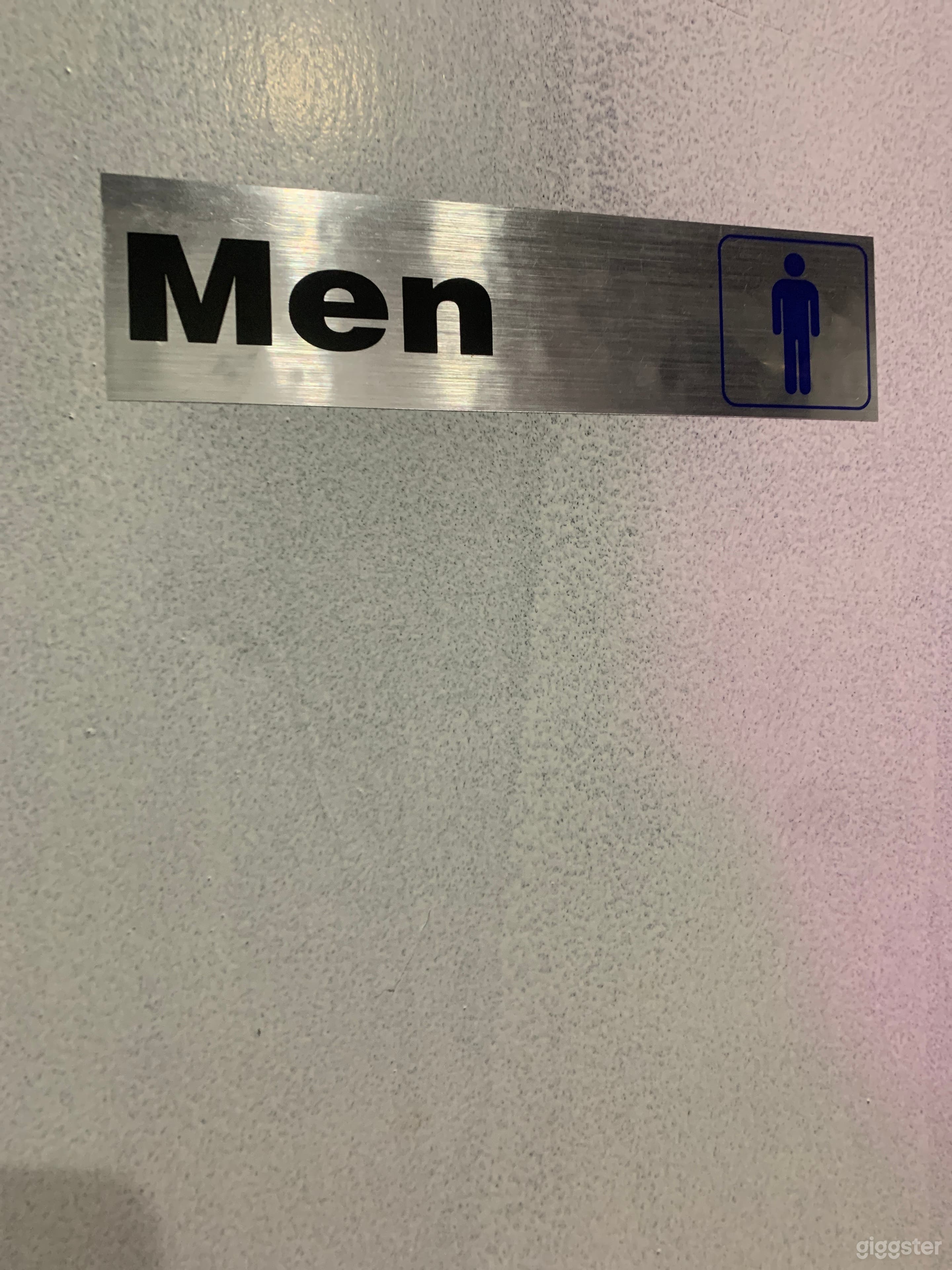 This space is a nice secure location for your creative ideas Photo 4