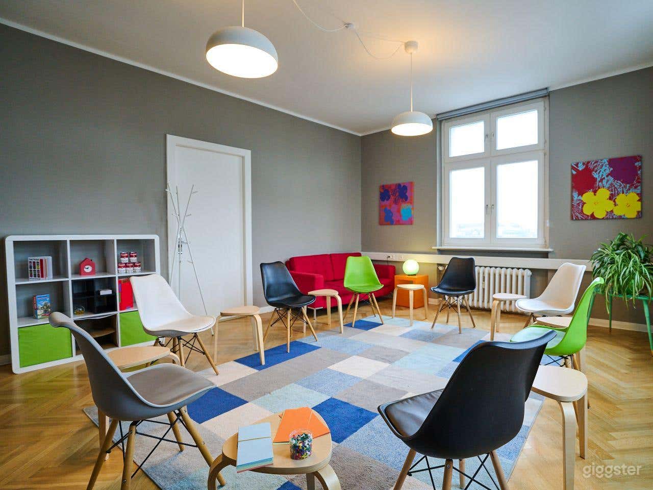 Andy Room - Moderner Meetingraum für Team- & Kunden-Sitzungen Foto 3