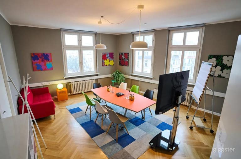  Sala Andy - Espacio de Reuniones Moderno para Sesiones de Equipo y Clientes 