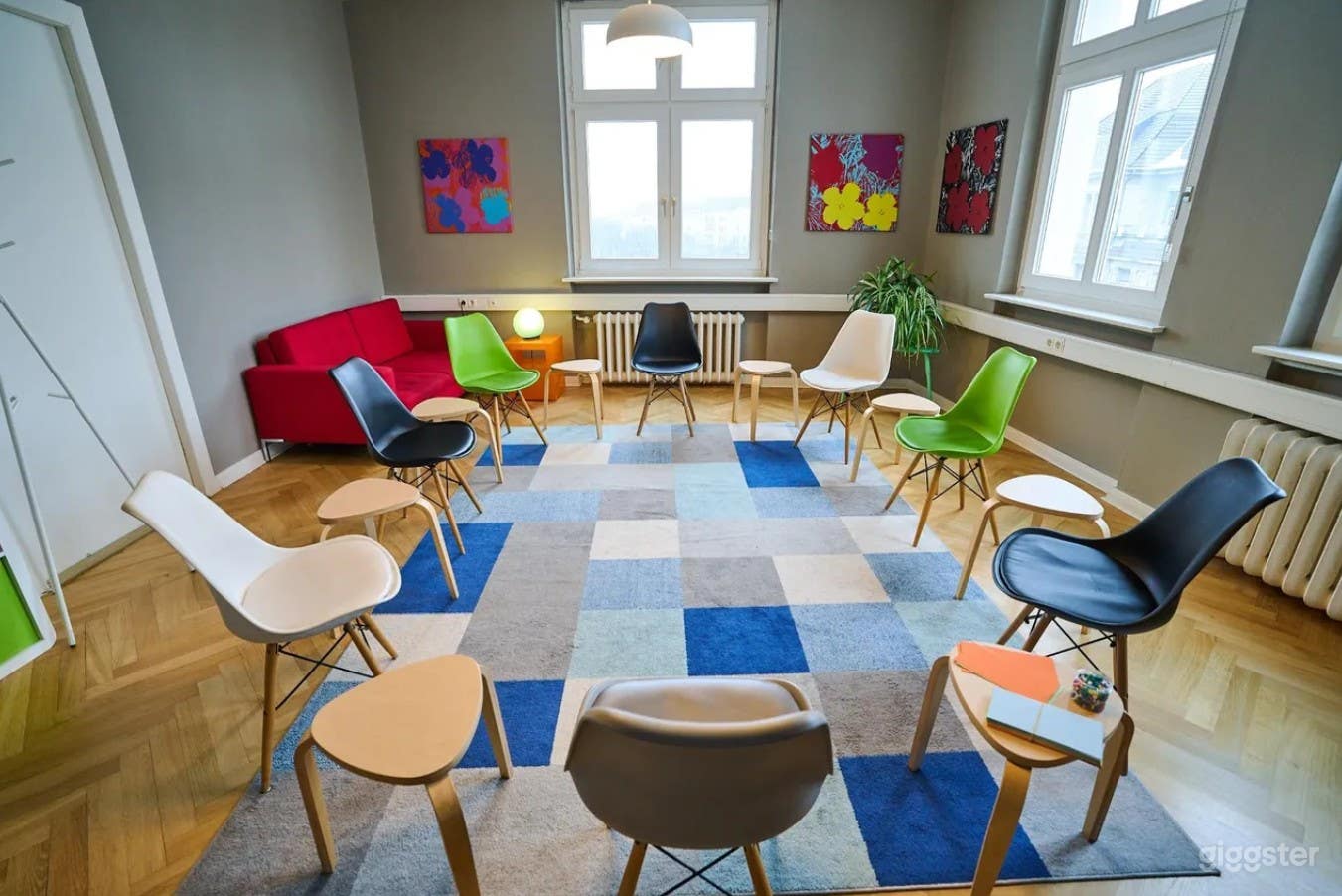 Andy Room - Moderner Meetingraum für Team- & Kunden-Sitzungen Foto 4