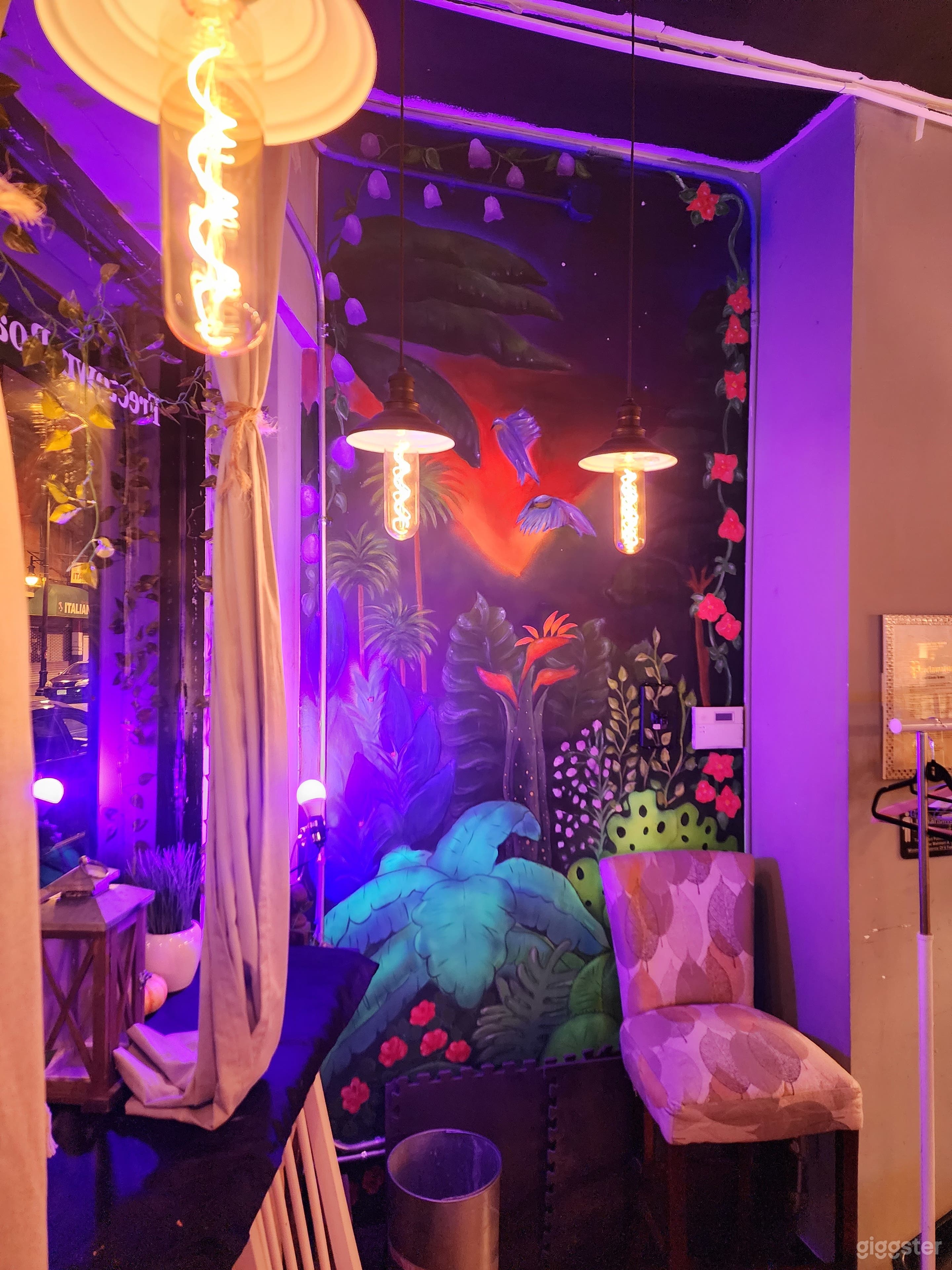 Vibrant and Cozy Caribbean Restaurant Photo 2