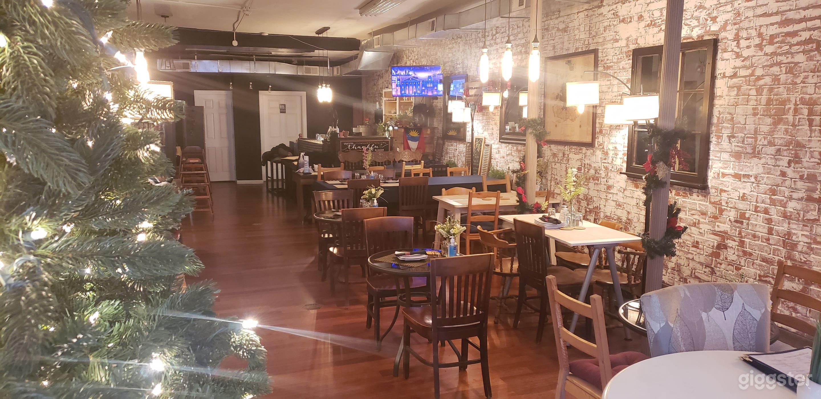 Lounge style area with strong wood vibe