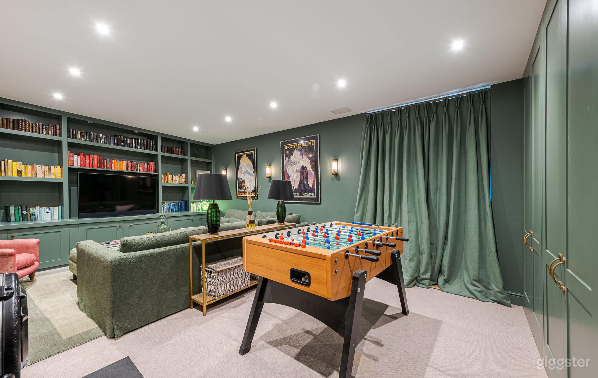 Larkhall Rise Home with Garden Pizza Oven Photo 2