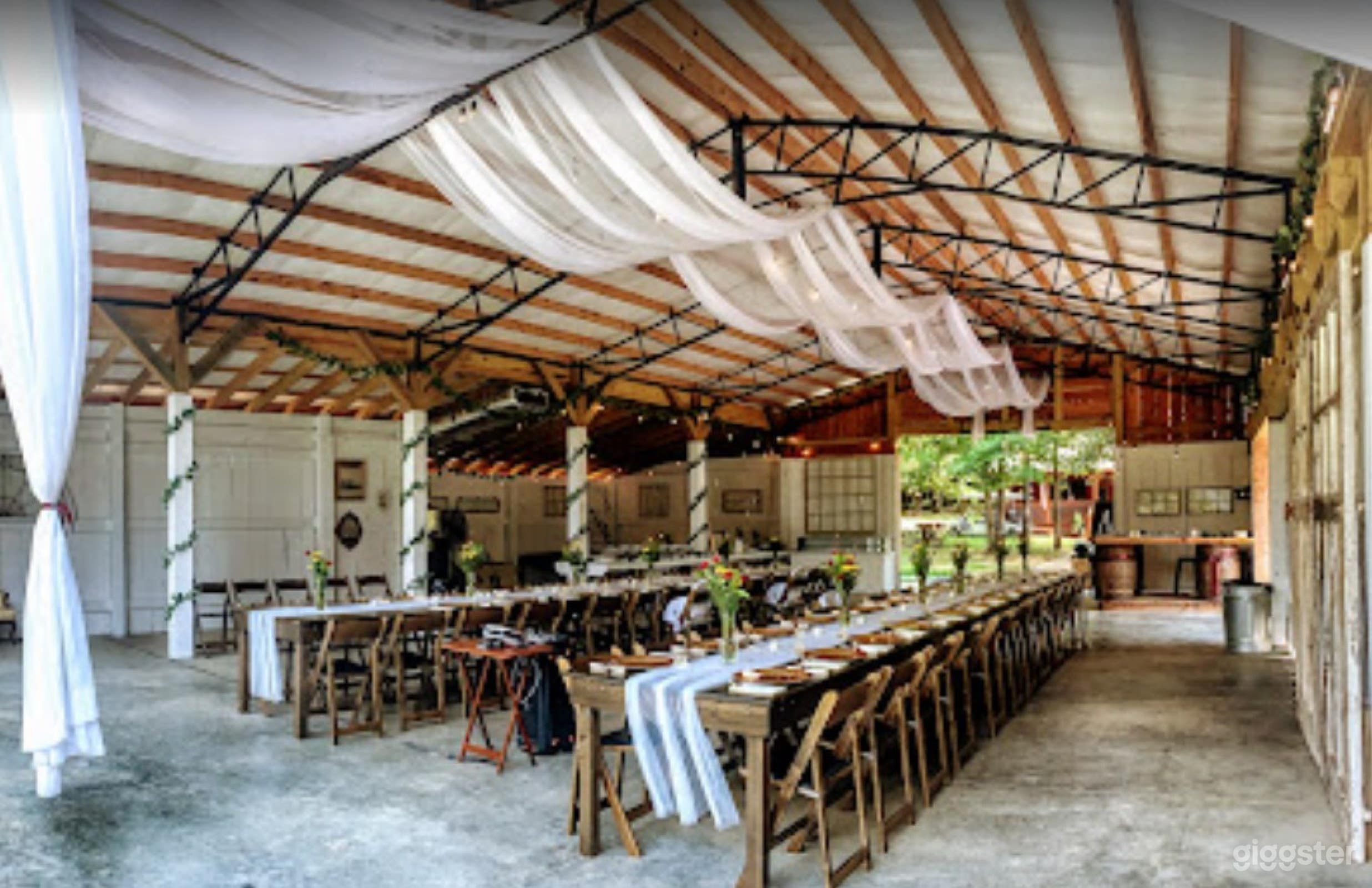 Absolutely Gorgeous Country-Side Event Space Photo 3