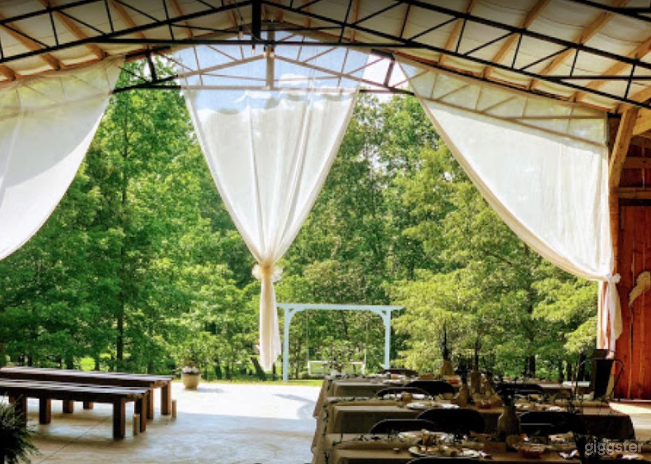 Absolutely Gorgeous Country-Side Event Space Photo 2