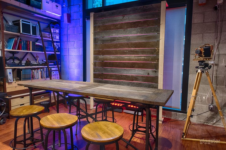  Art Gallery with Open Floor Plan 