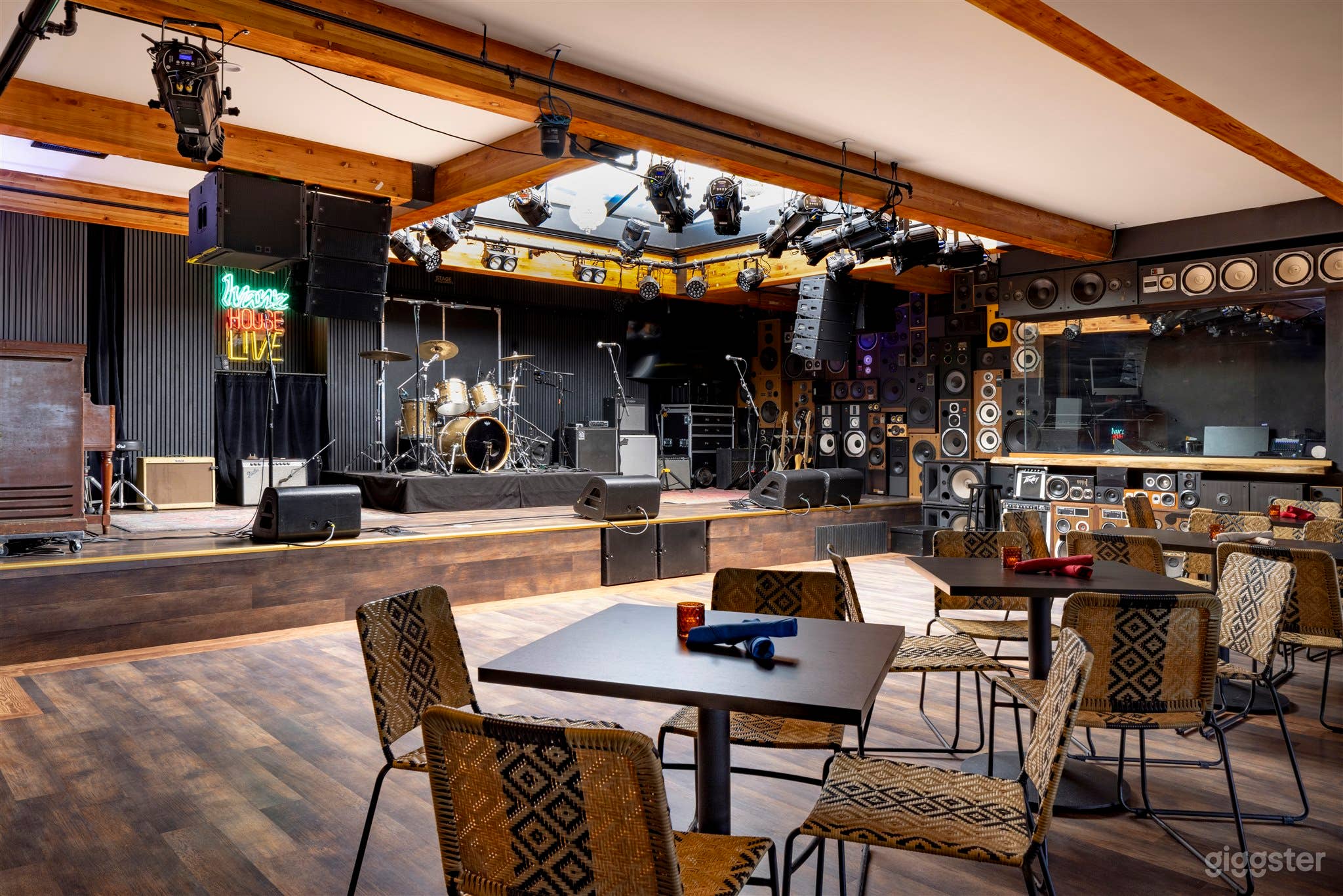 Dynamic and Stylish Location Photo 1