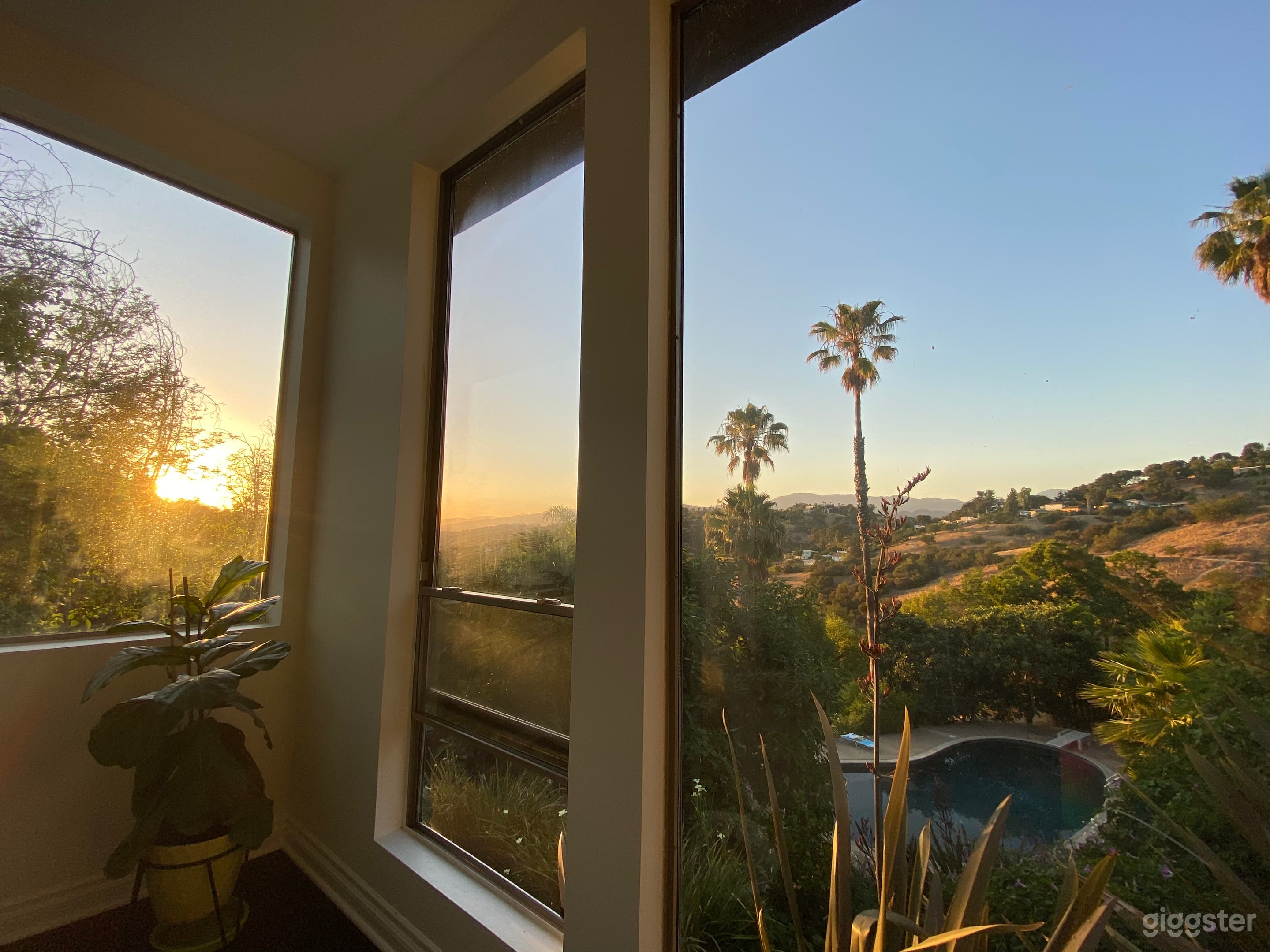 Modern Hillside Home With Pool and Views Photo 3