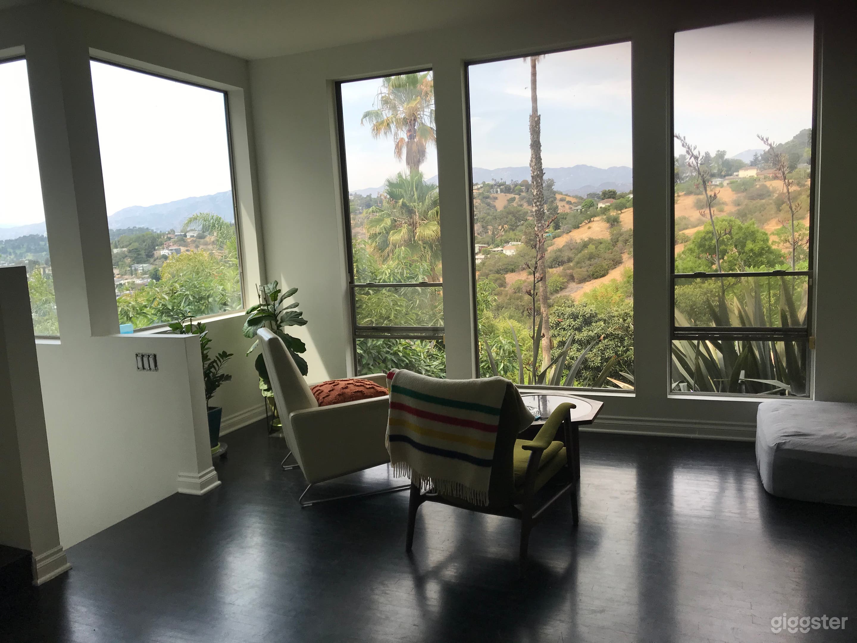 Modern Hillside Home With Pool and Views Photo 4