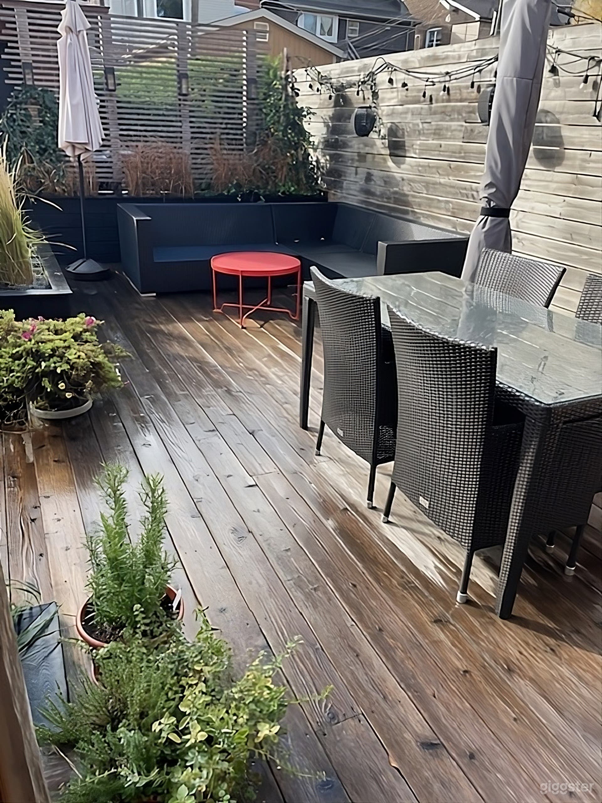 Custom Wood Deck and Planters Backyard Photo 4