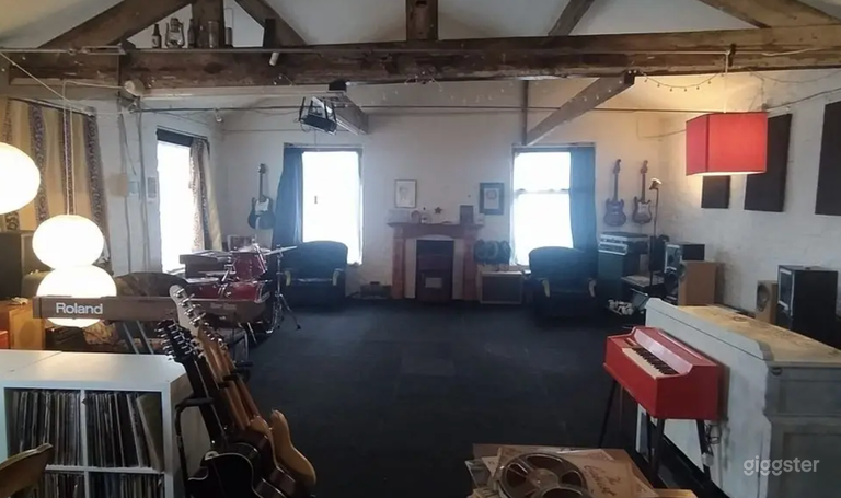  Warehouse Recording Studio 