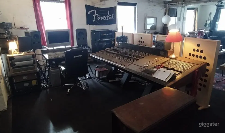 Warehouse Recording Studio 
