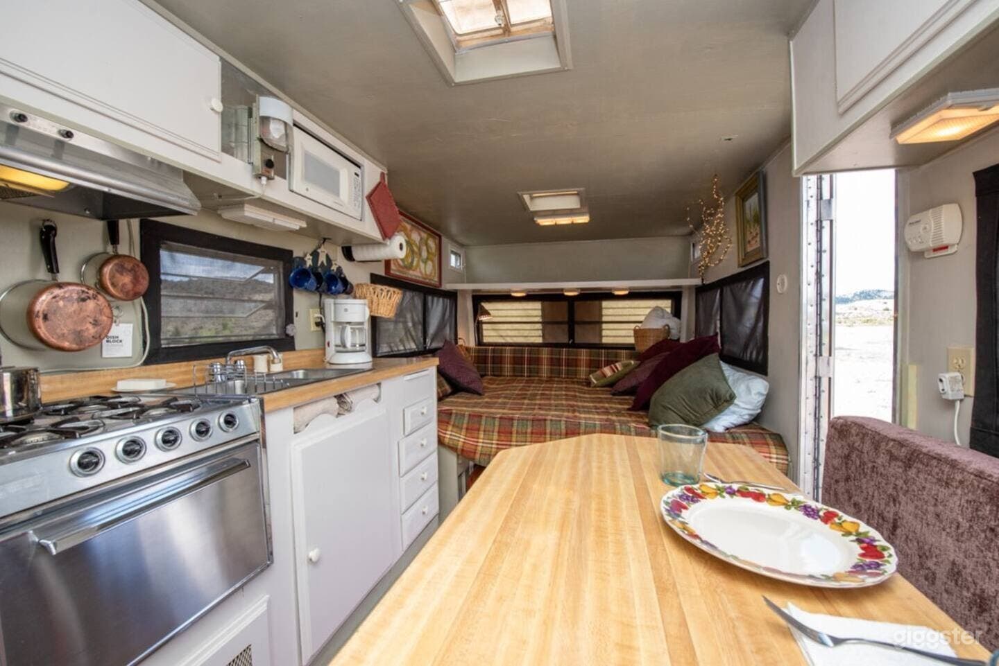 Creek Vintage Camper Photo 3