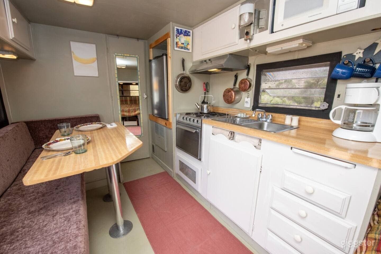 Creek Vintage Camper Photo 4