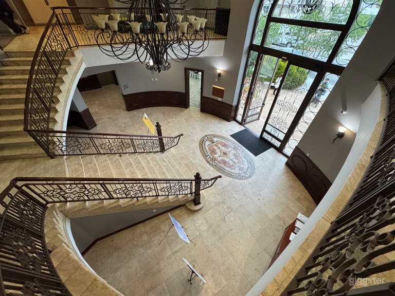  Luxury Restaurant & Banquet Hall in Glendale 