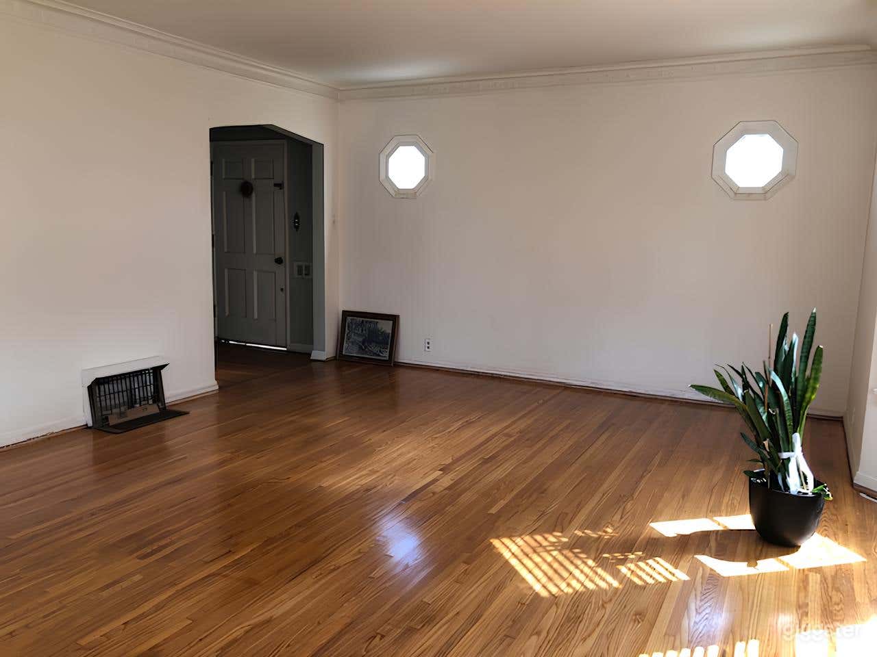 Spacious Non-refurbished Living Room Photo 1