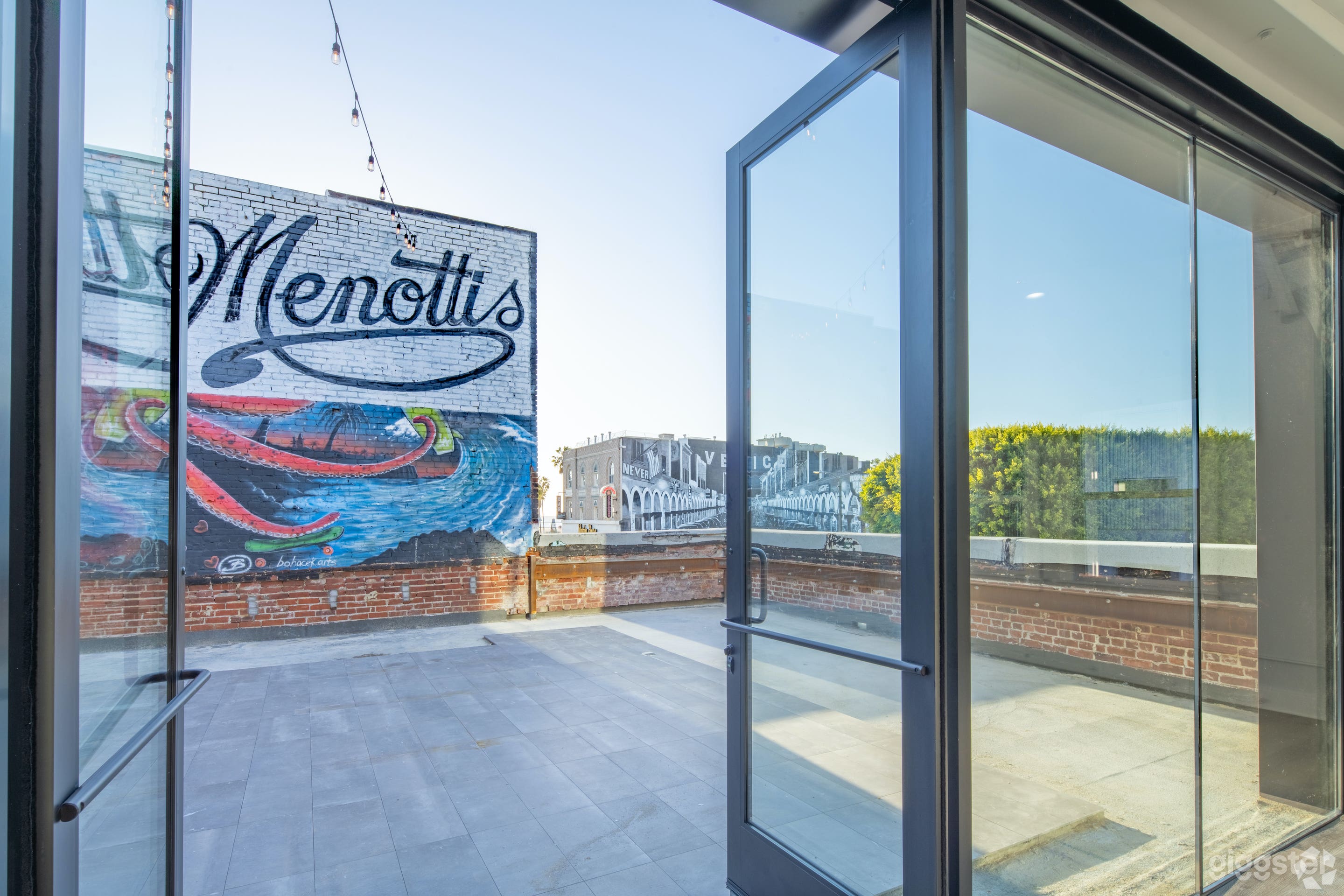 Meeting/Event Space &amp; Roof Deck with Ocean Views Photo 4