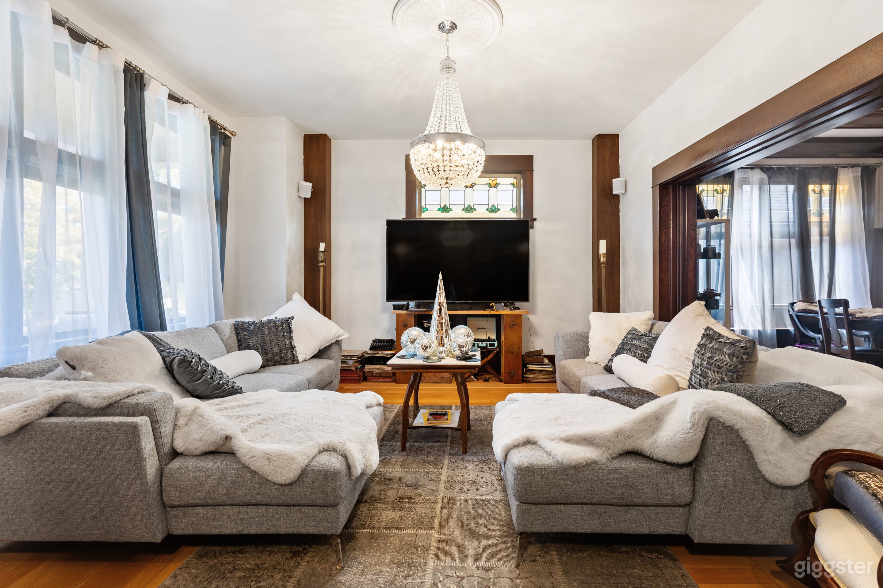 one of a kind - 1910 craftman style historical Photo 2