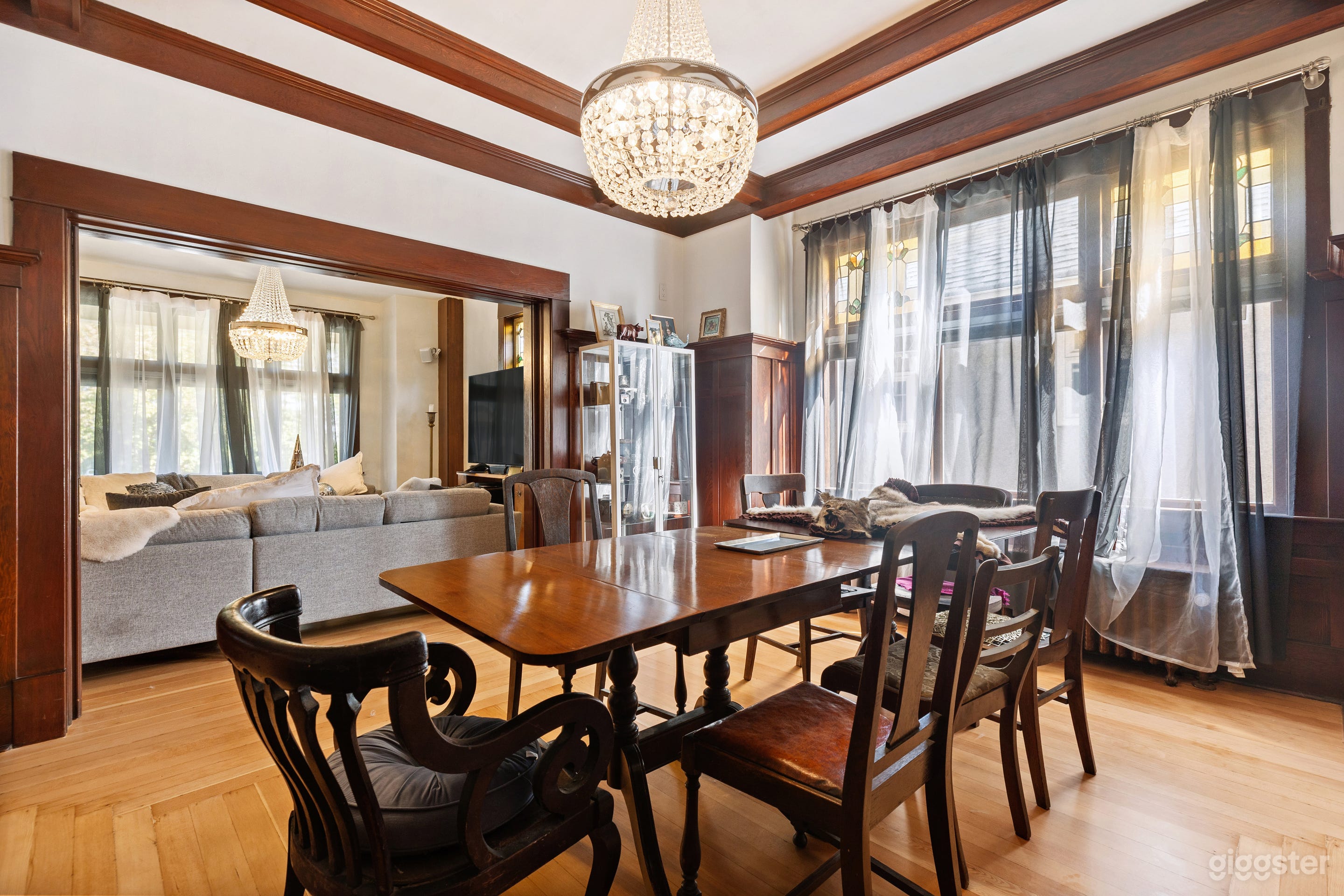 one of a kind - 1910 craftman style historical Photo 1