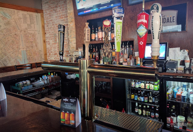  Vibrant Hangout Bar in a Modern Venue in Providence 