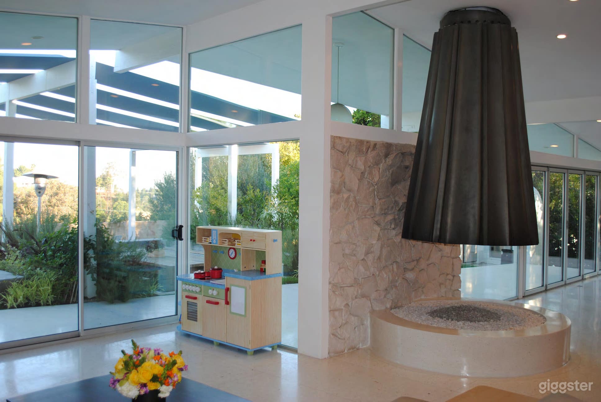 Mid Century Modern with City Views in Studio City Photo 3