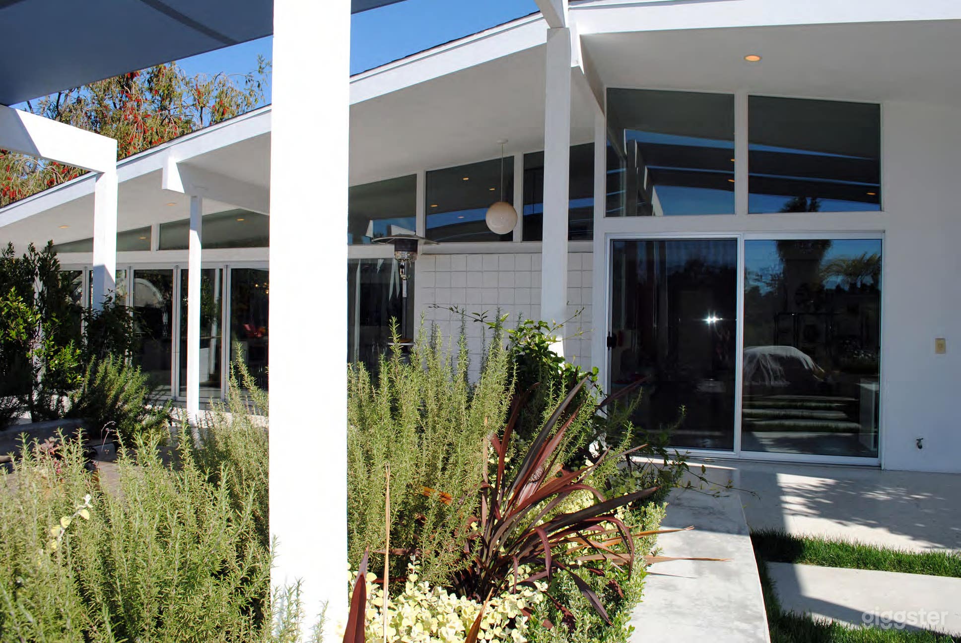 Mid Century Modern with City Views in Studio City Photo 2