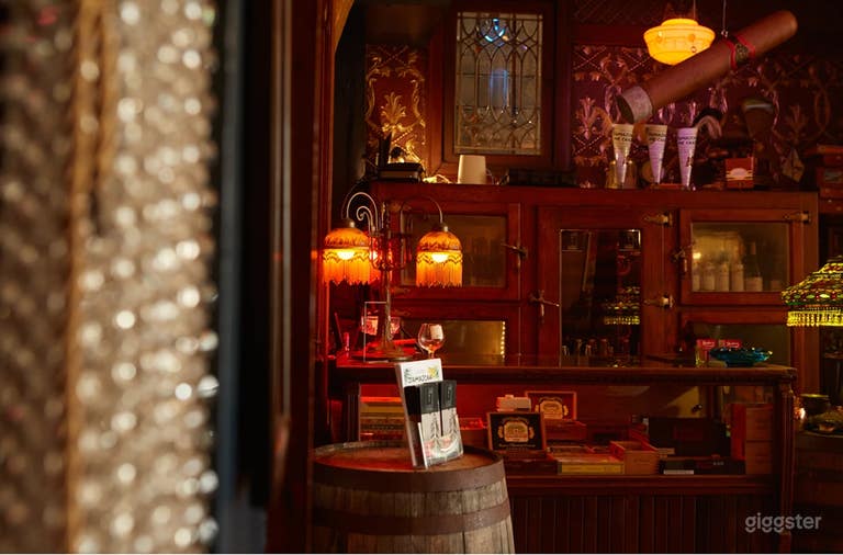  Most Unique Bar Space In Milwaukee 