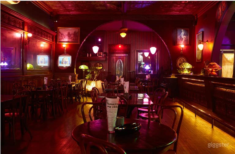  Most Unique Bar Space In Milwaukee 
