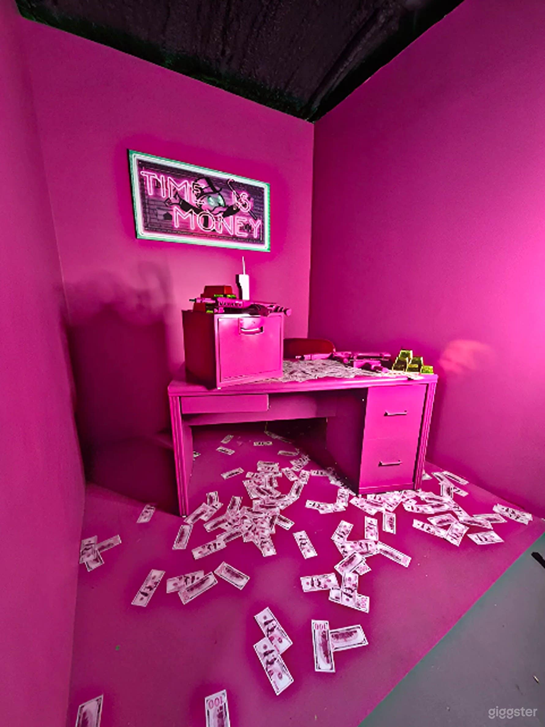Time & Money Studio Set Photo 4