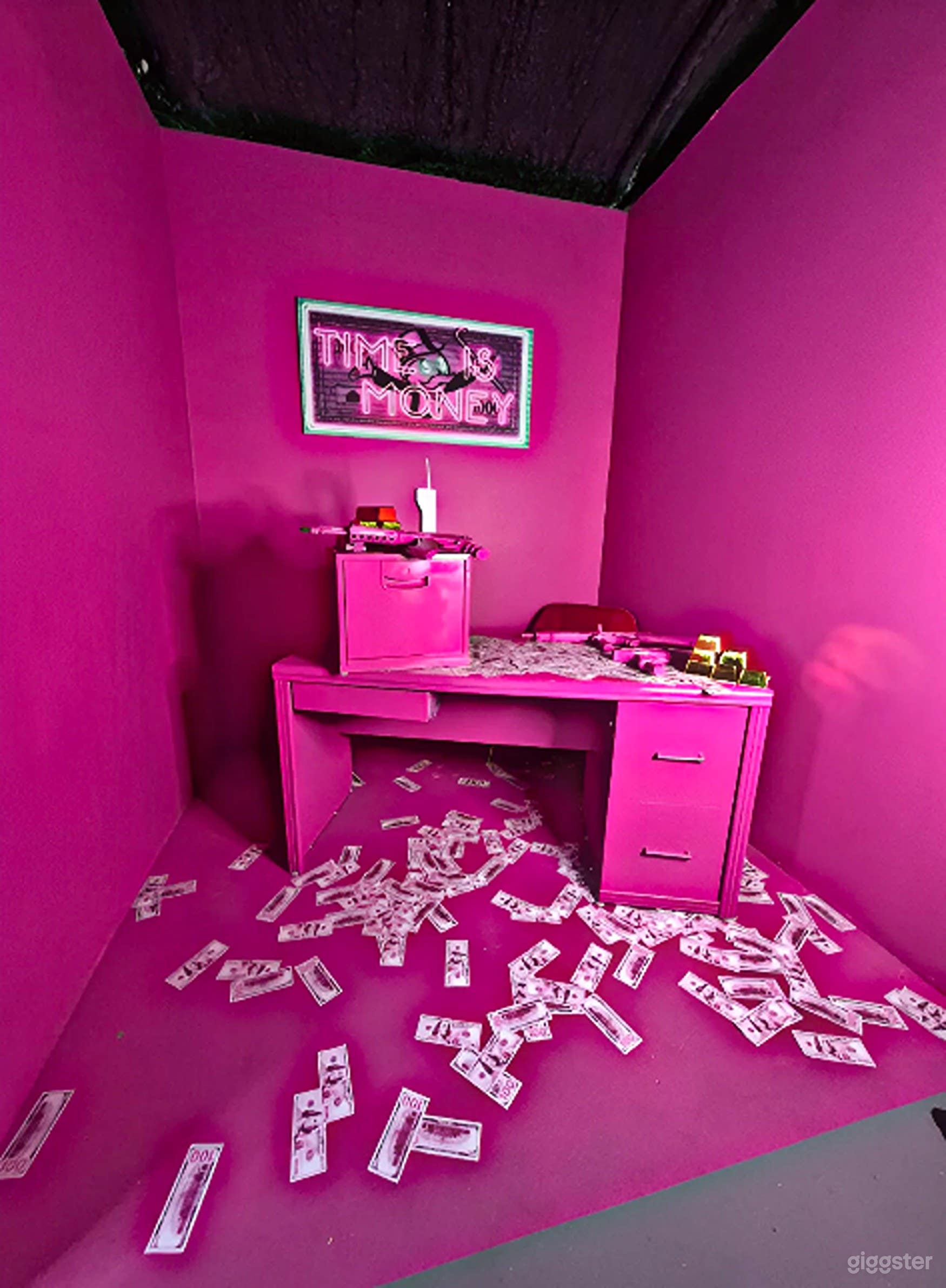 Time & Money Studio Set Photo 1