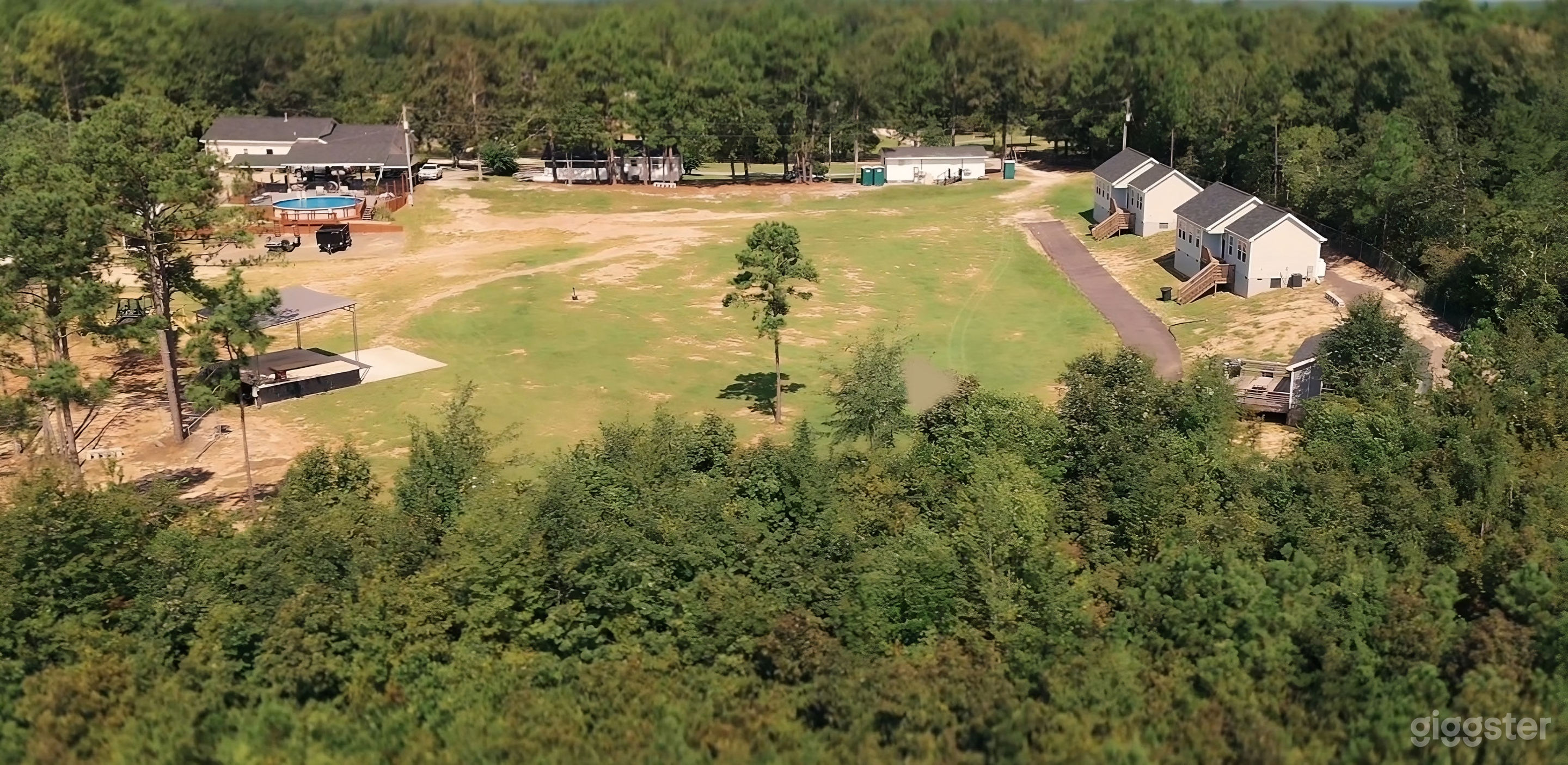 6-Acre Multi-Use Outdoor Location for Events &amp; Shoots Photo 1