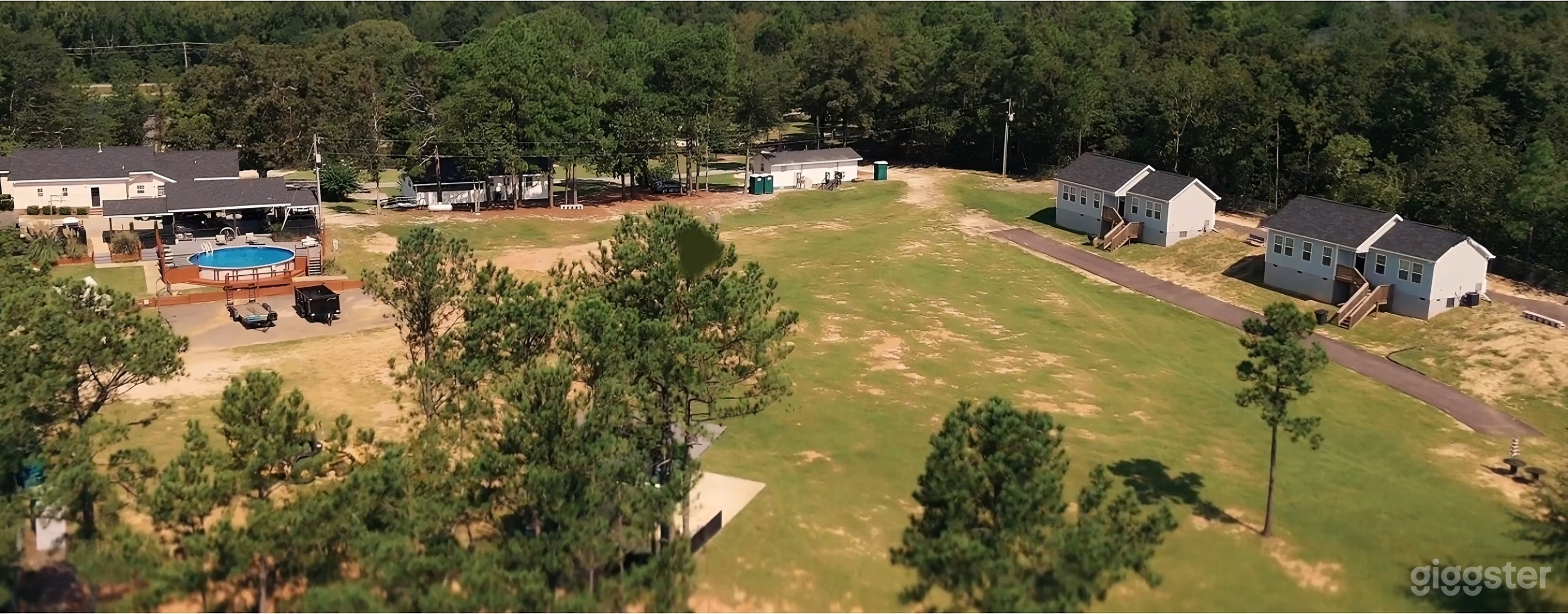 6-Acre Multi-Use Outdoor Location for Events &amp; Shoots Photo 3