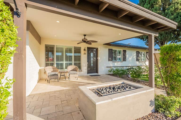  Scottsdale Golden Cactus Retreat 