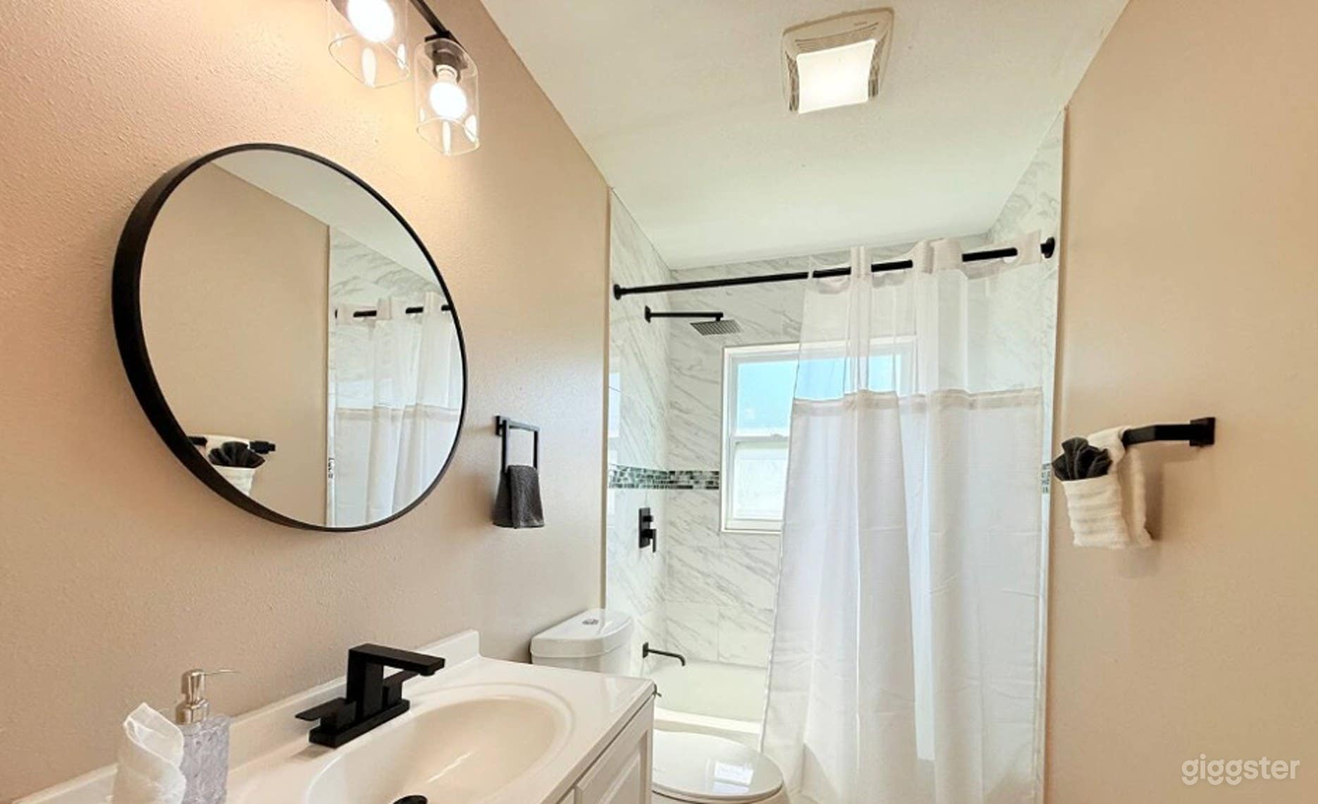 Spacious Home In Orlando, Close To Theme Parks & Lakes Photo 3