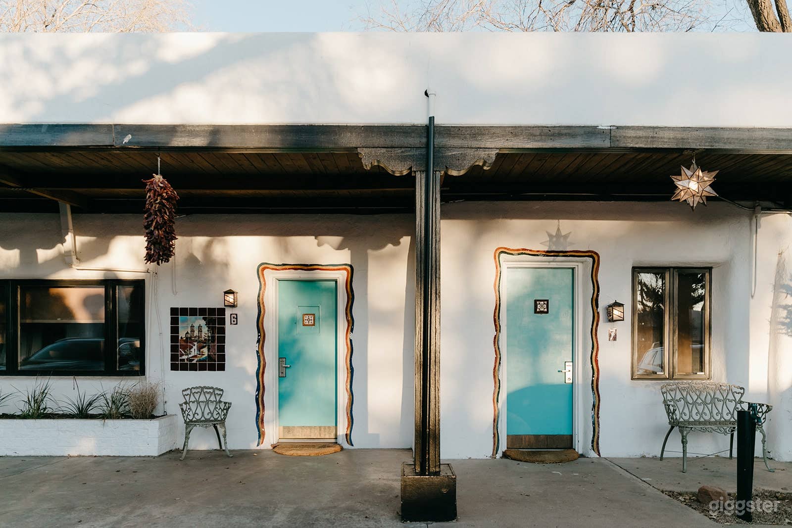A unique venue &amp; destination, El Rey Court is a green oasis in the heart of Santa Fe. Spanning five acres of historic adobe buildings, flexible communal + private spaces and tranquil grounds. 