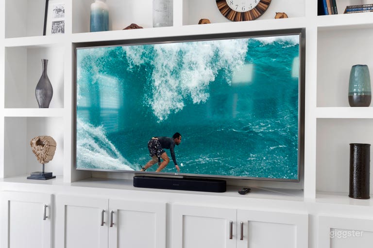  Large TV, fun room for the whole family to watch a movie in. 