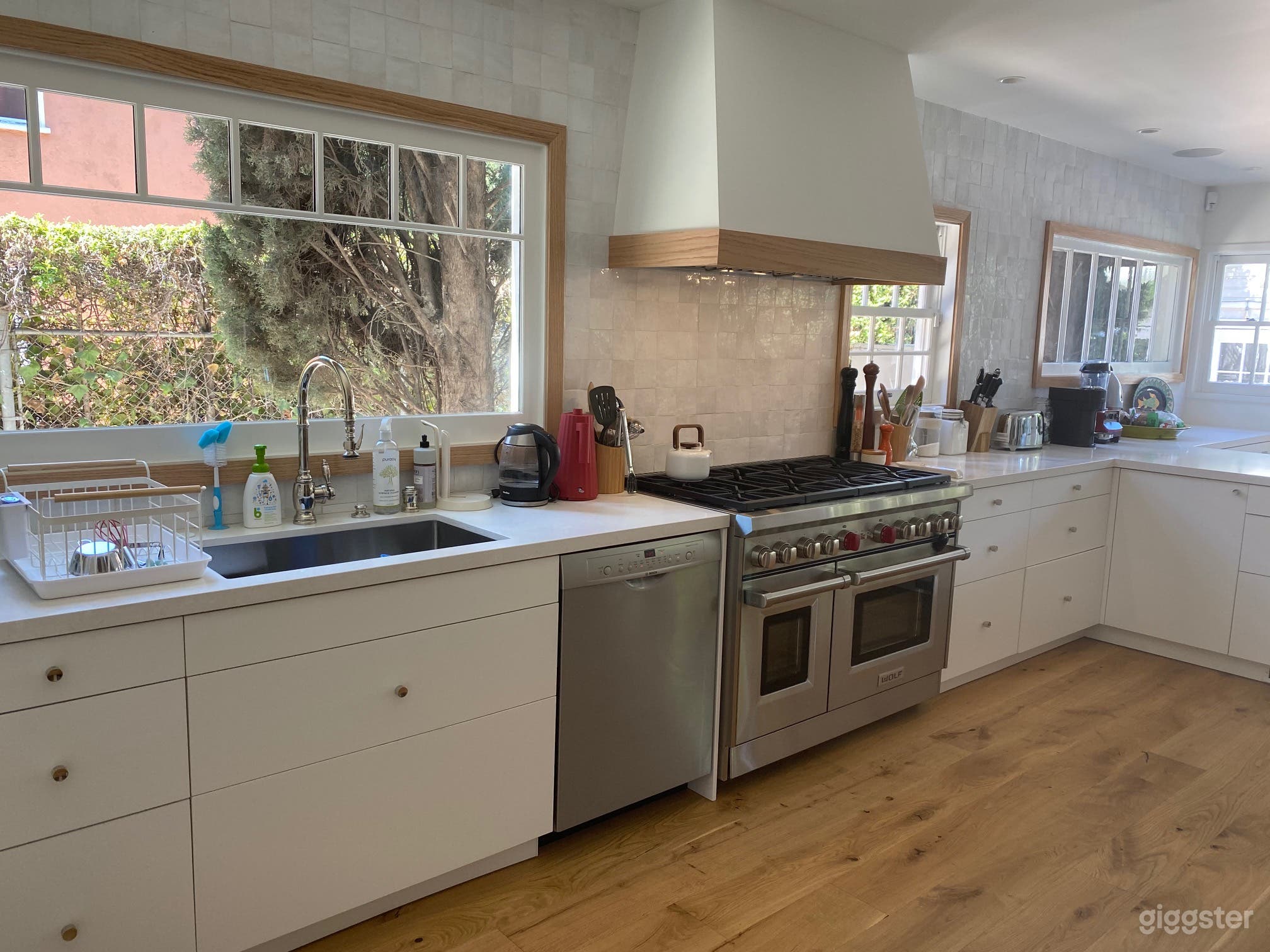 Colonial Charmer in Los Feliz Photo 3