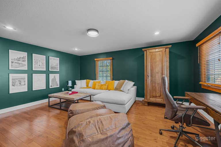  Secluded, Mountain Views, Spacious Yard perfect for Events 