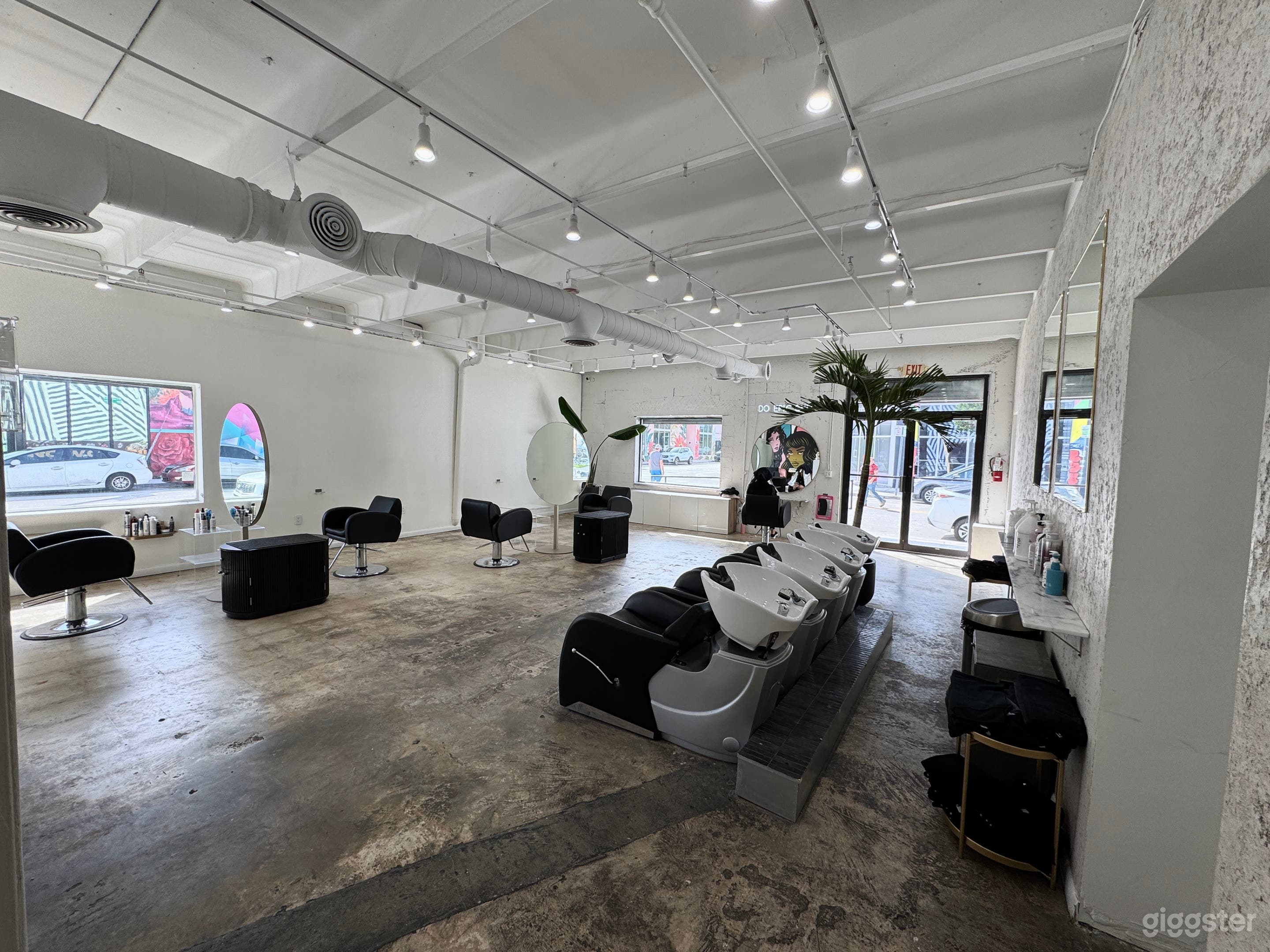 Picturesque Wynwood Salon Photo 1