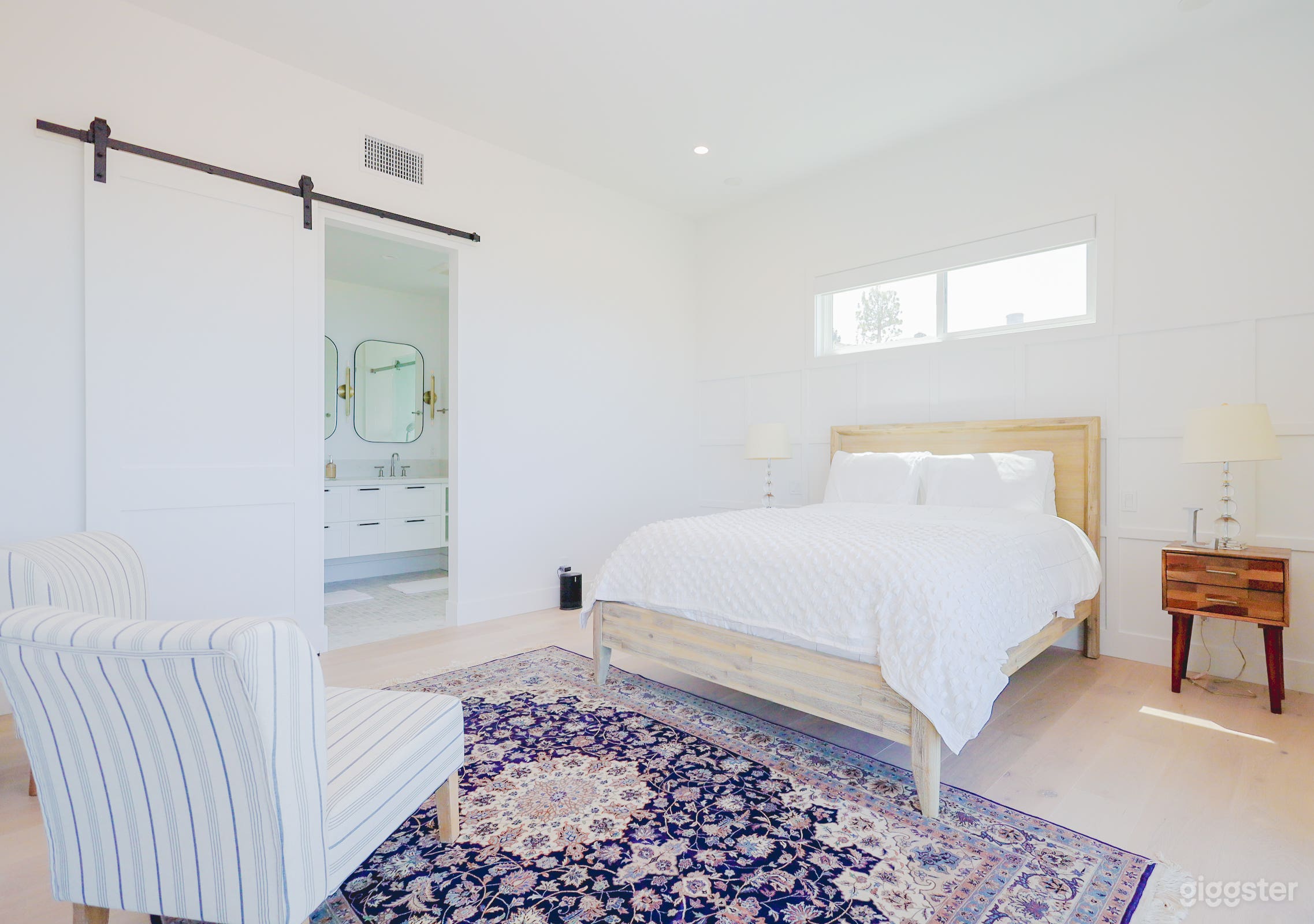 2nd Master Bedroom, Queen sized bed and decor