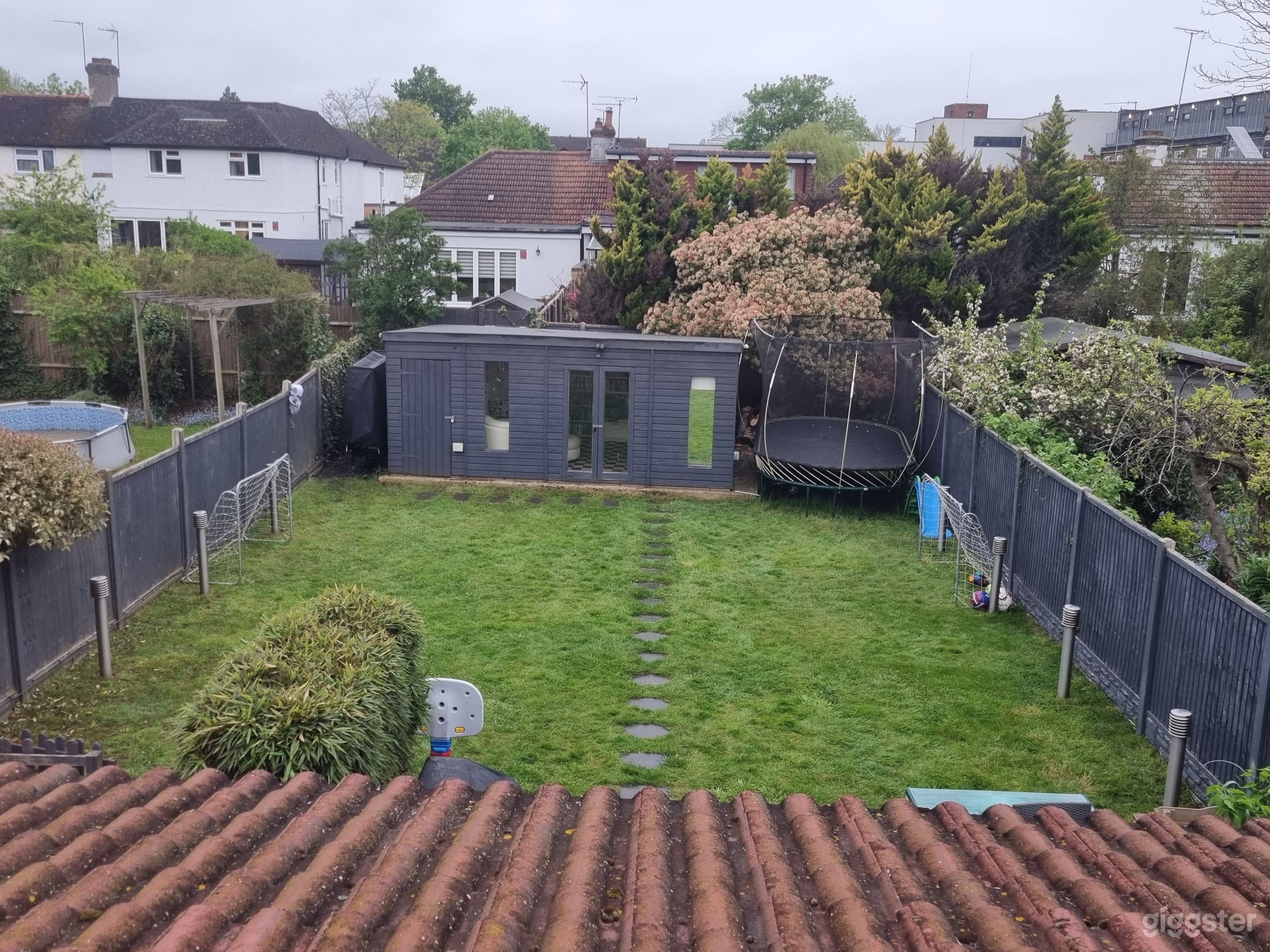 Family home in Borehamwood Photo 4