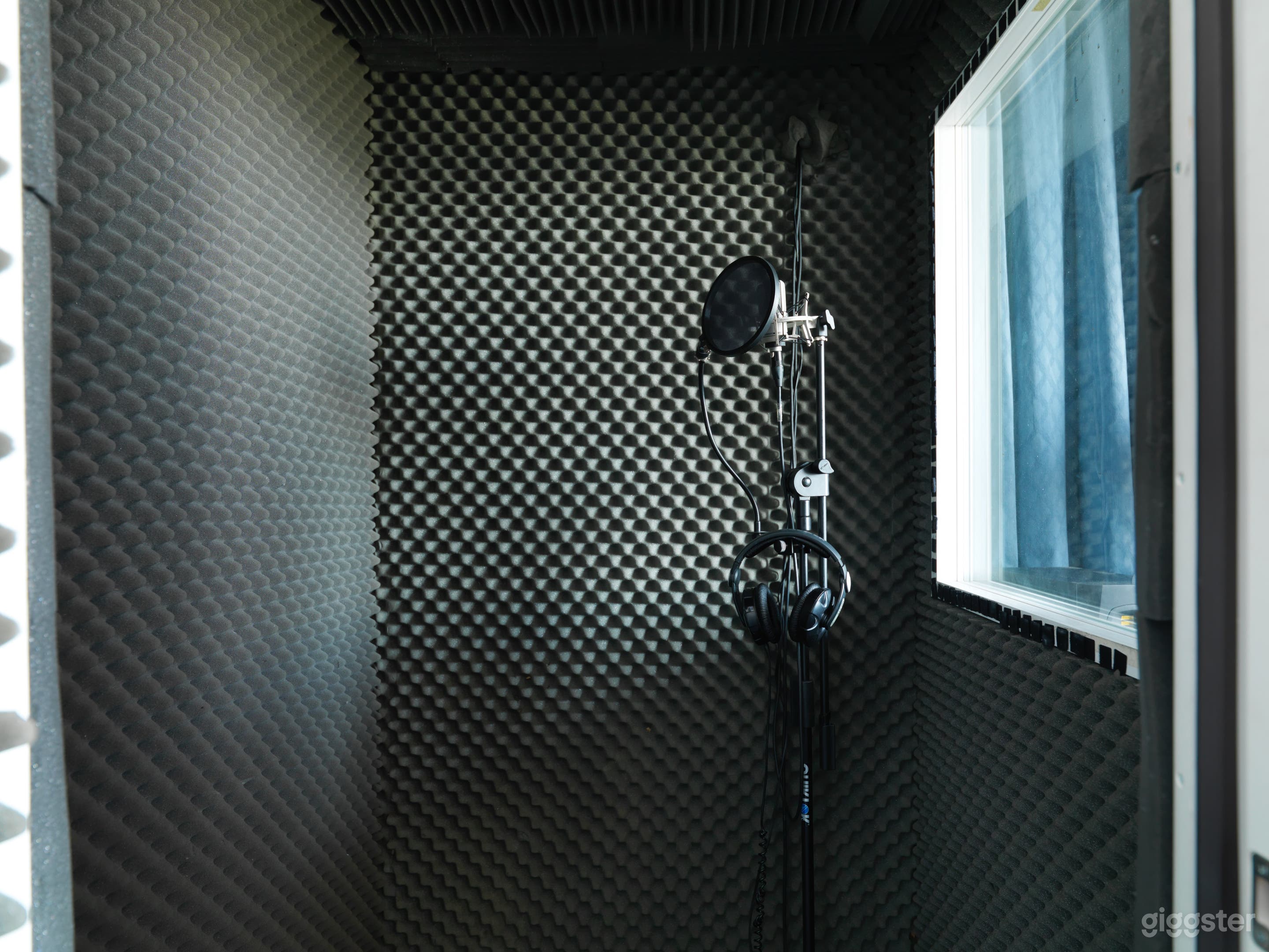 Rehearsal and Recording Studio in Industrial Workshops Photo 4