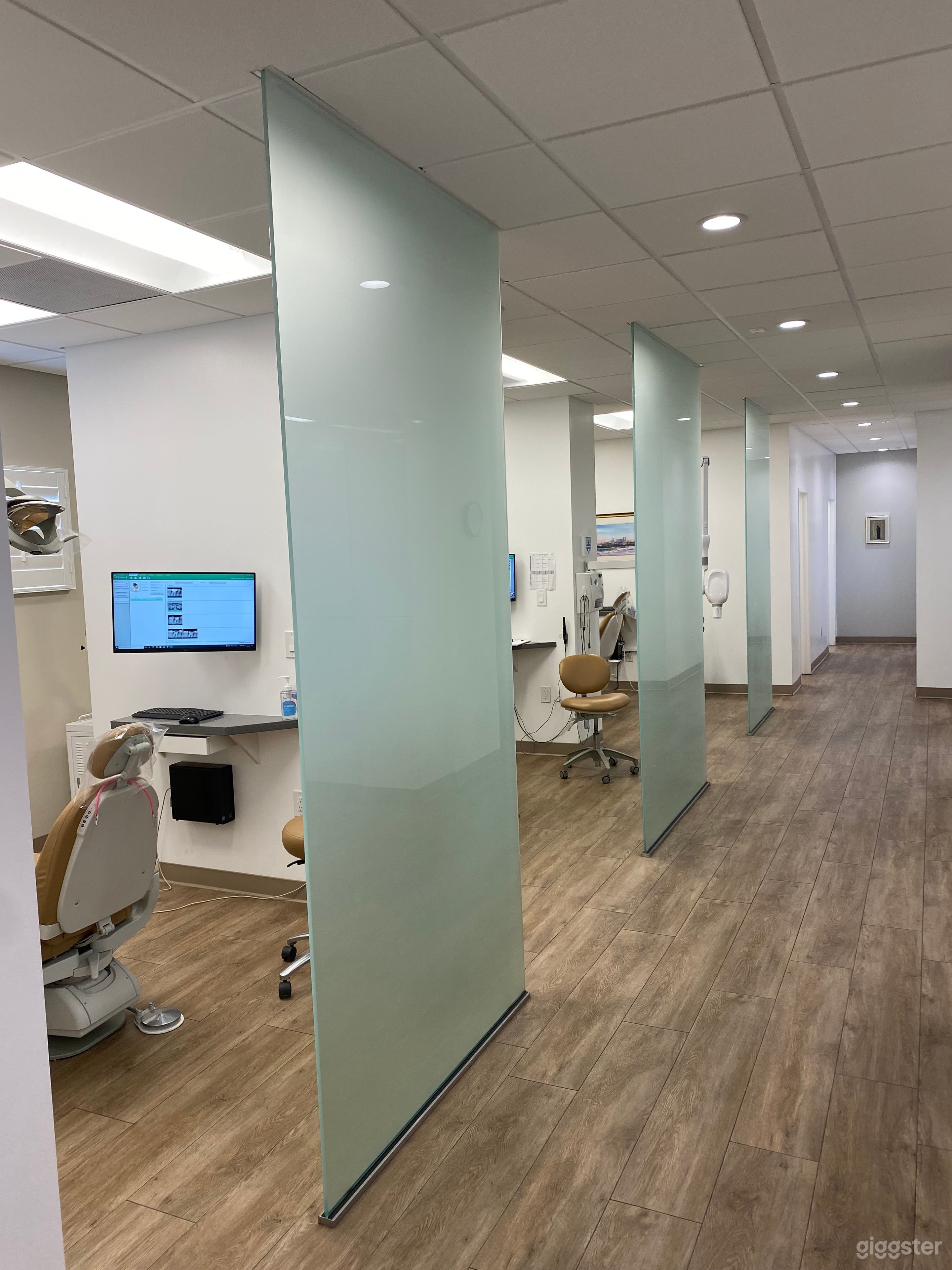 Modern and Sleek Dental Office  Photo 2